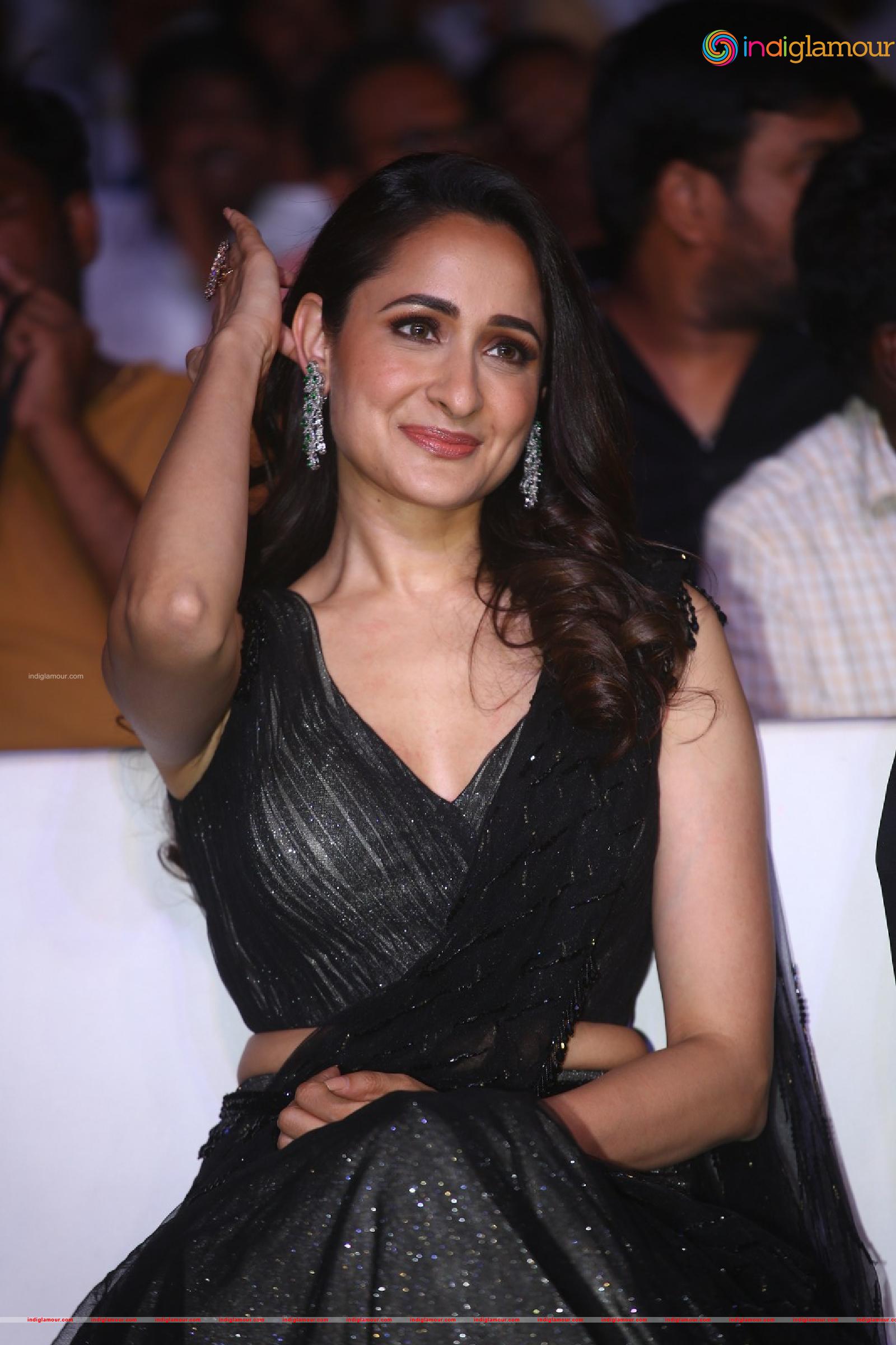 Pragya Jaiswal Actress hd photo