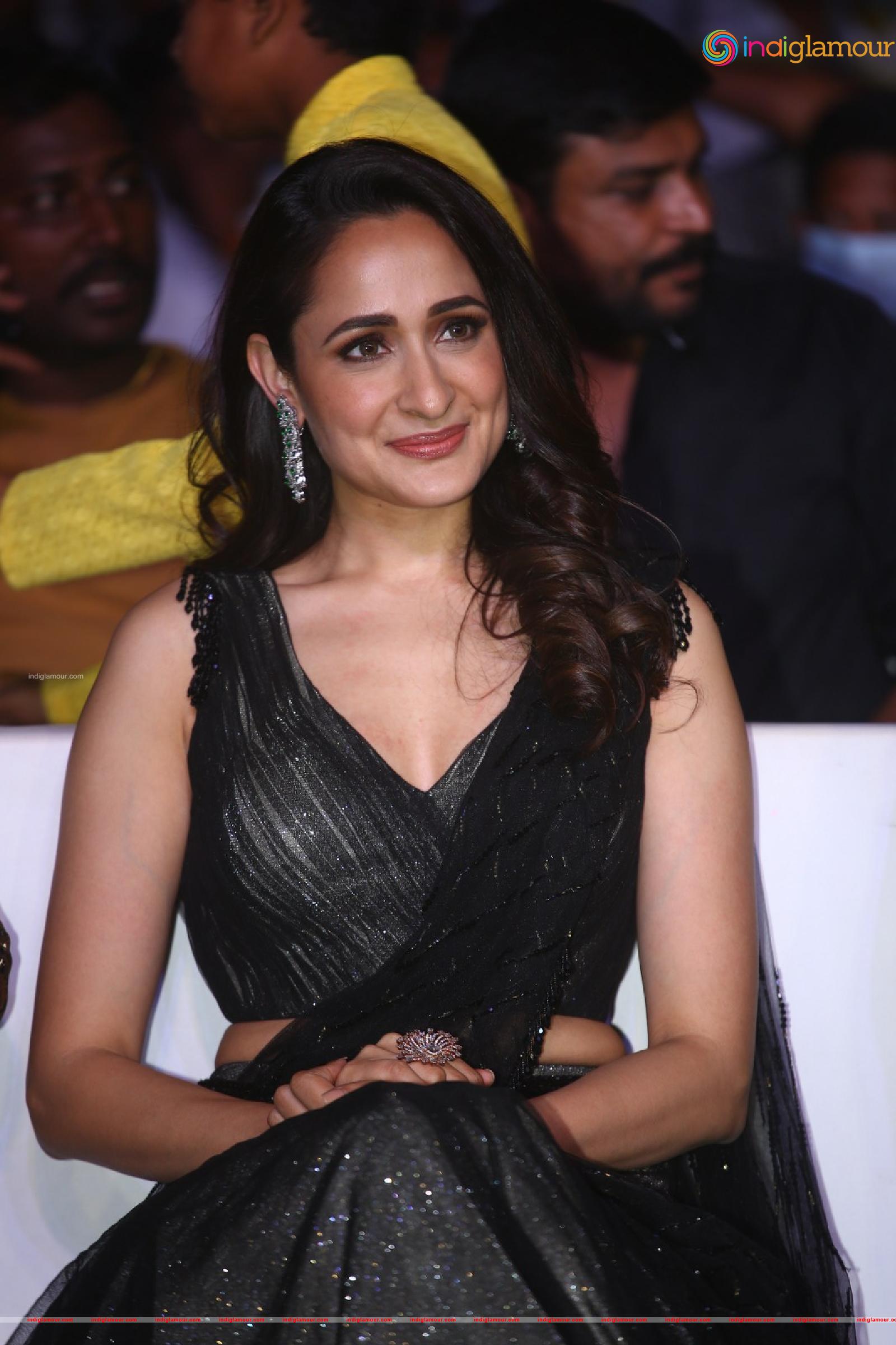 Pragya Jaiswal Actress hd photo