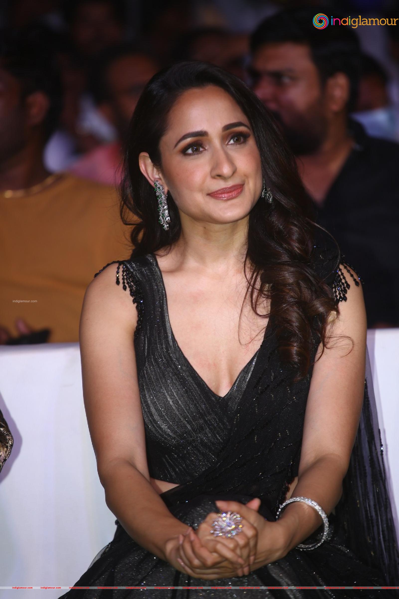 Pragya Jaiswal Actress hd photo