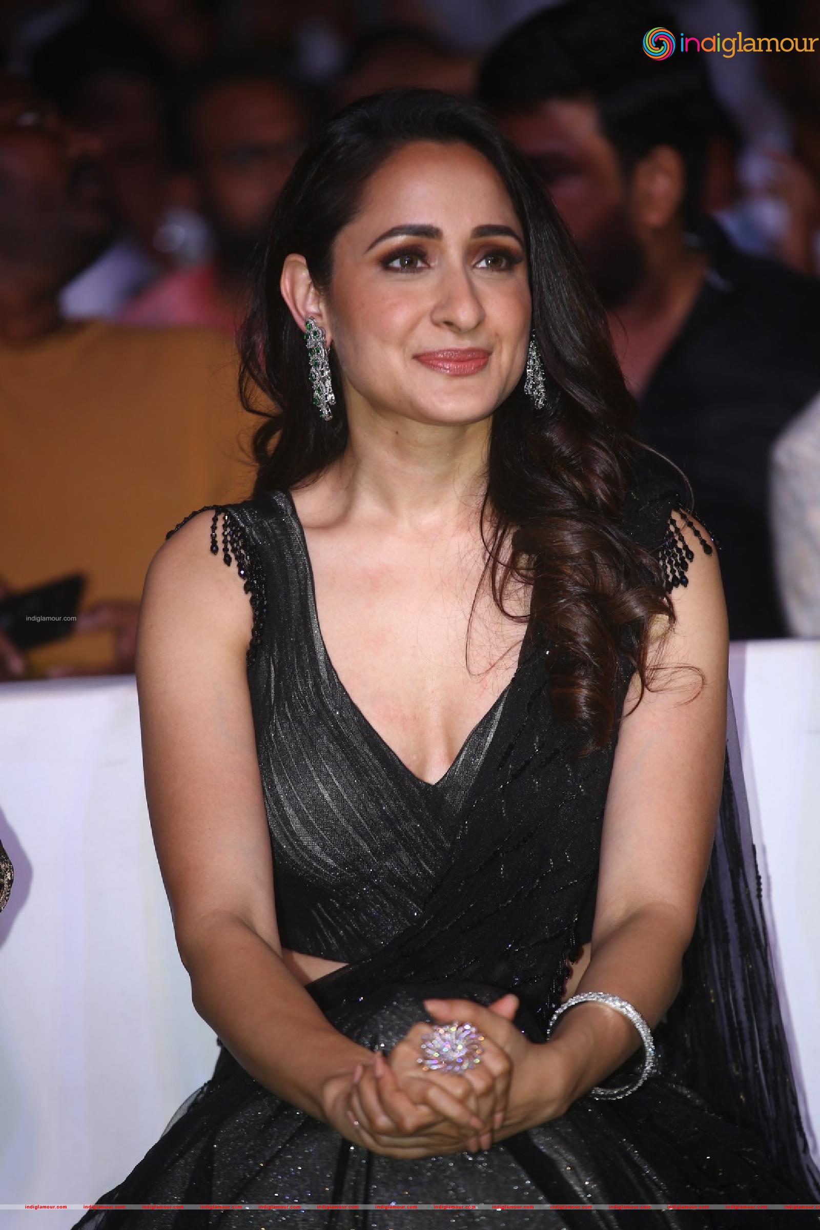 Pragya Jaiswal Actress hd photo