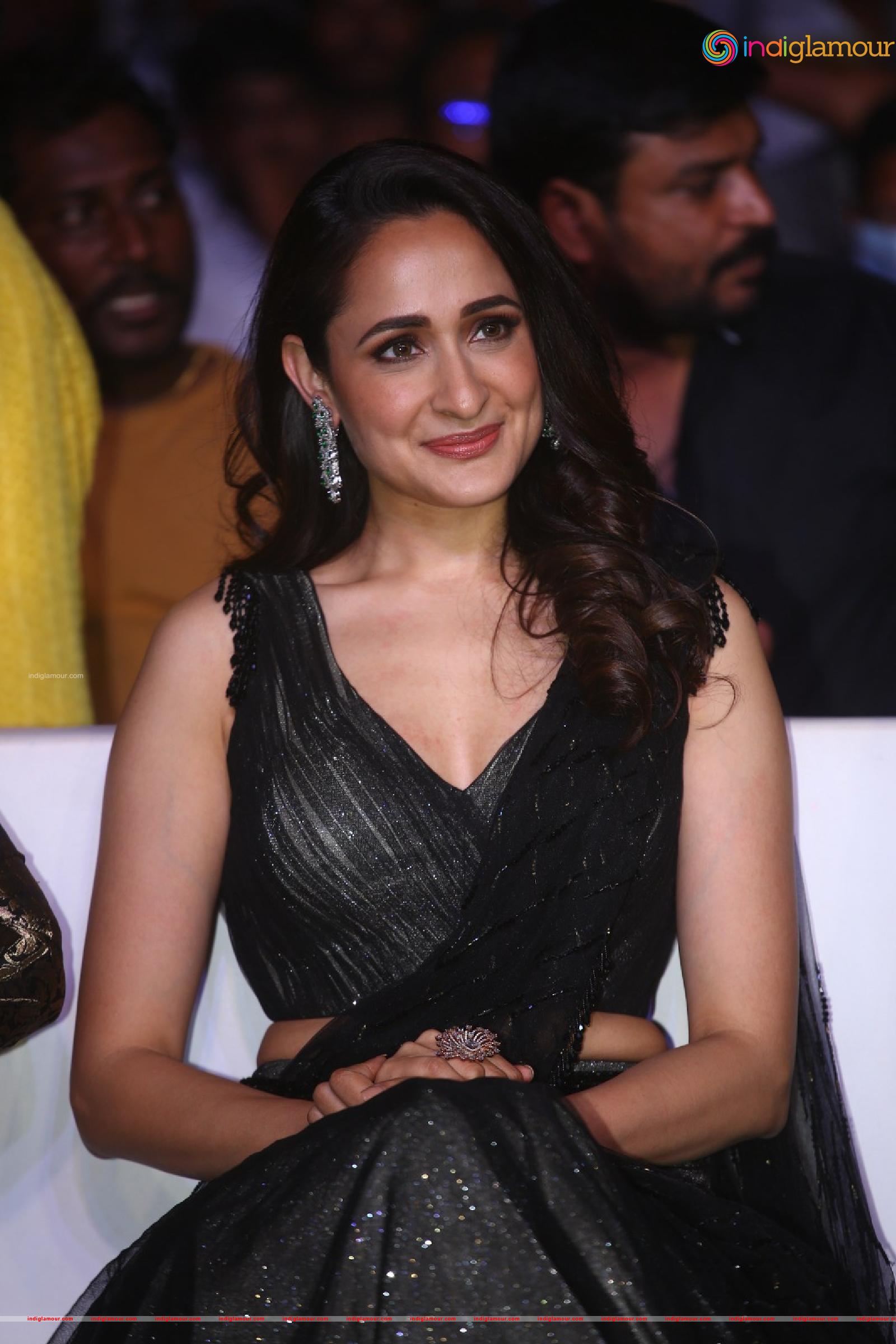 Pragya Jaiswal Actress hd photo