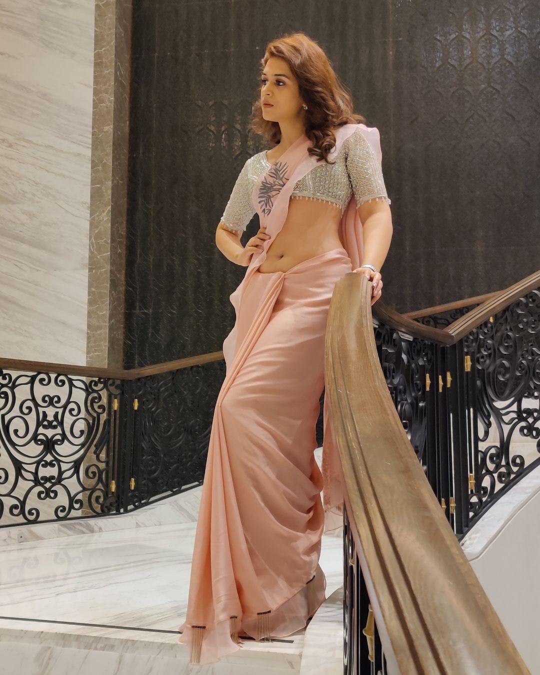 Shraddha Das Actress hd photo