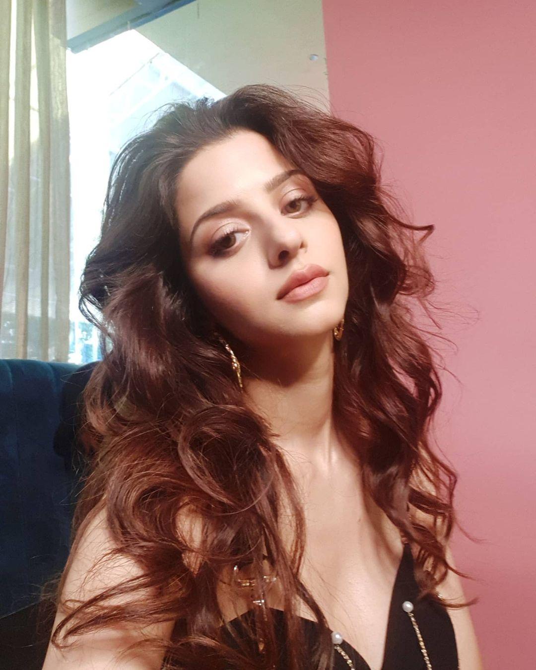 Vedhika Actress hd photo