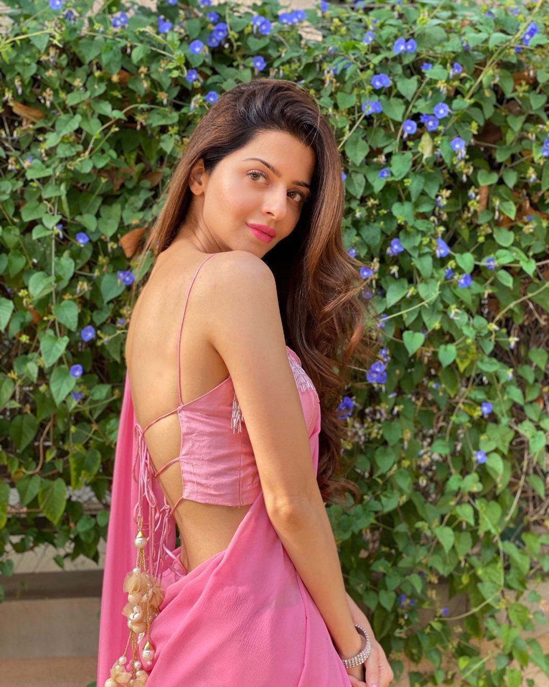 Vedhika Actress hd photo