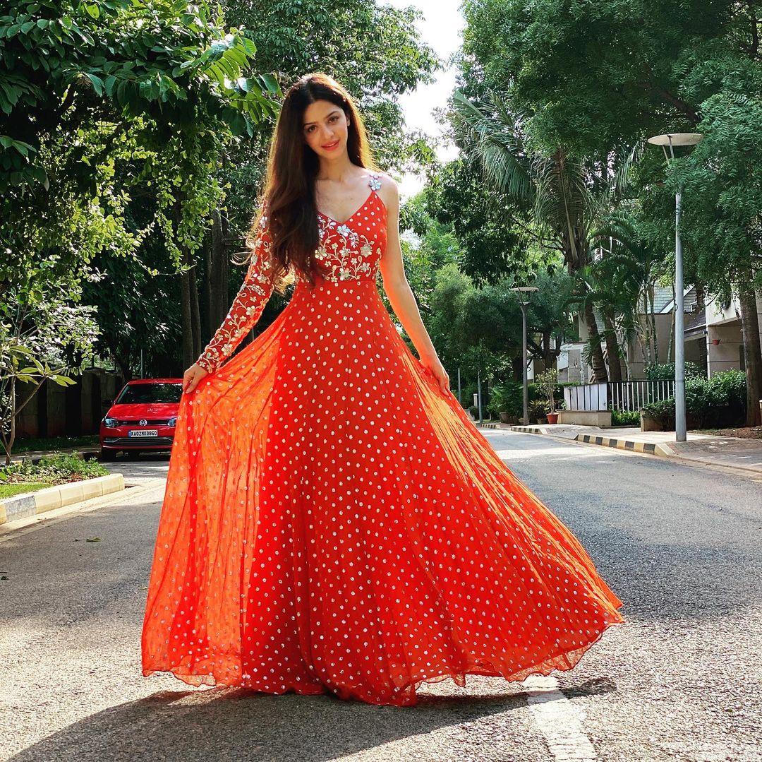Vedhika Actress hd photo