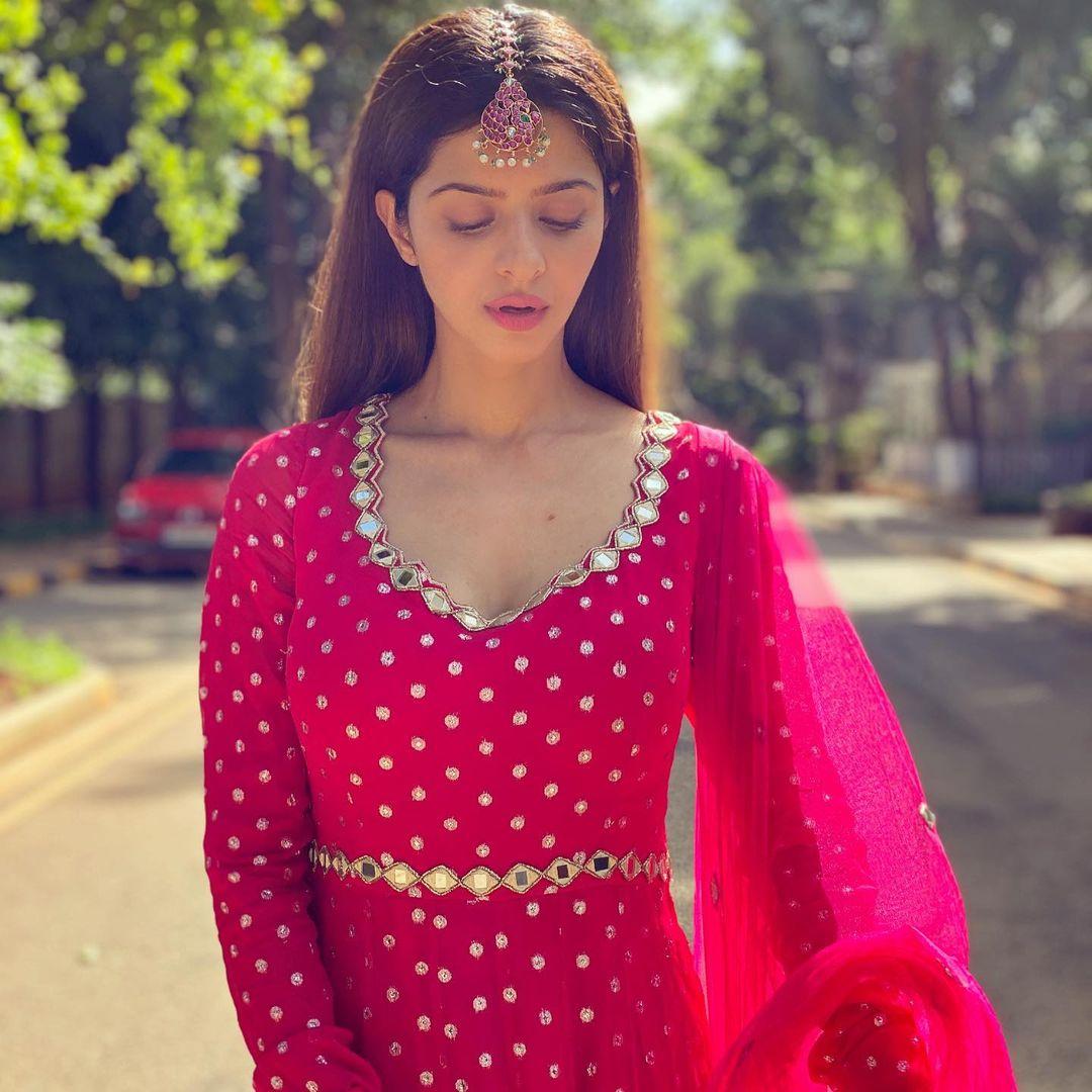 Vedhika Actress hd photo
