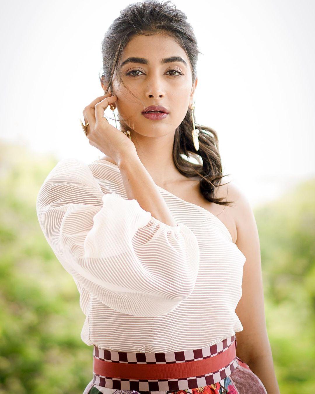 Pooja Hegde Actress hd photo