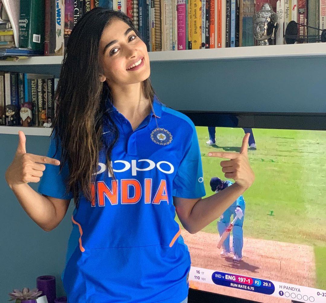 Pooja Hegde Actress hd photo