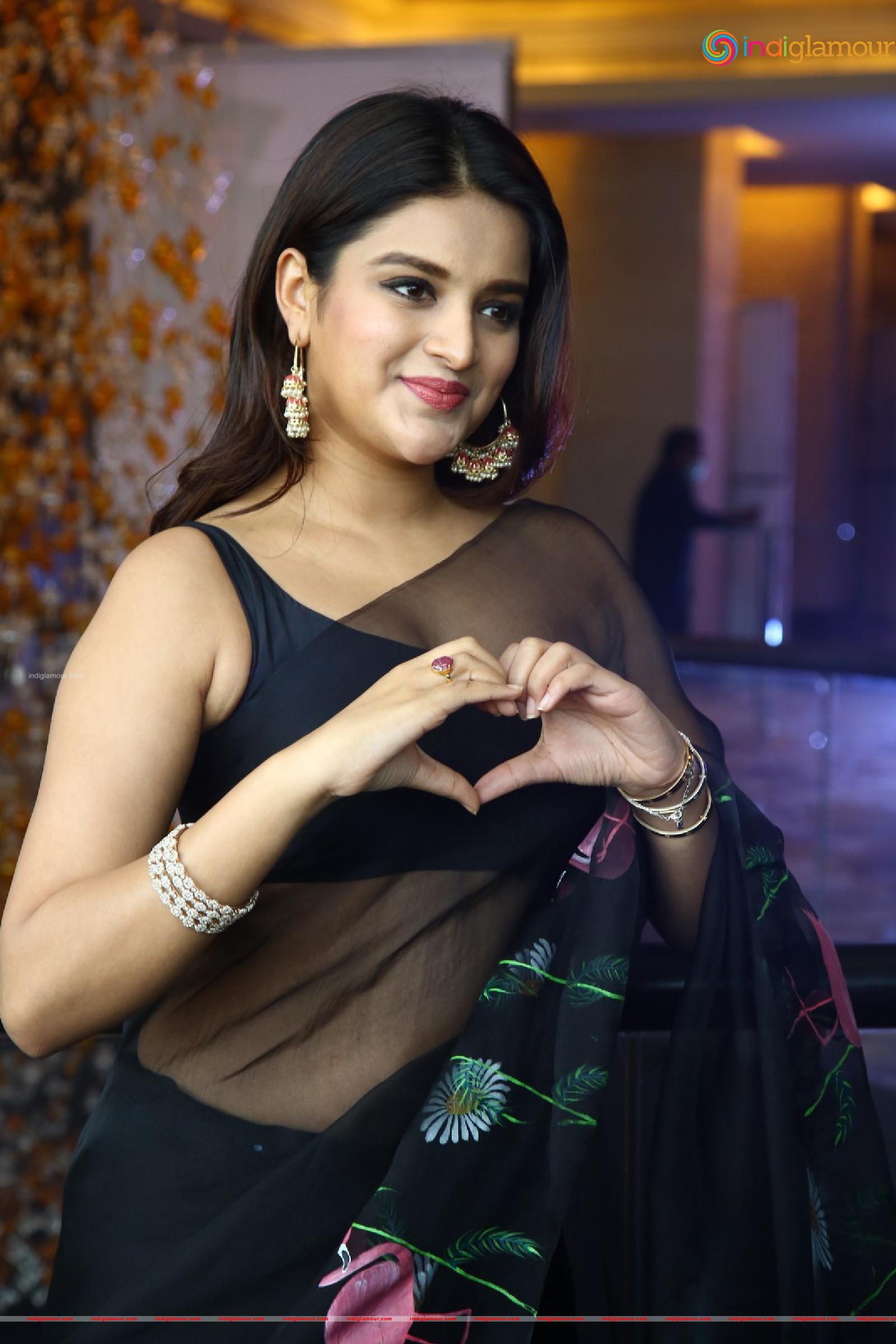 Nidhhi Agerwal Actress hd photo