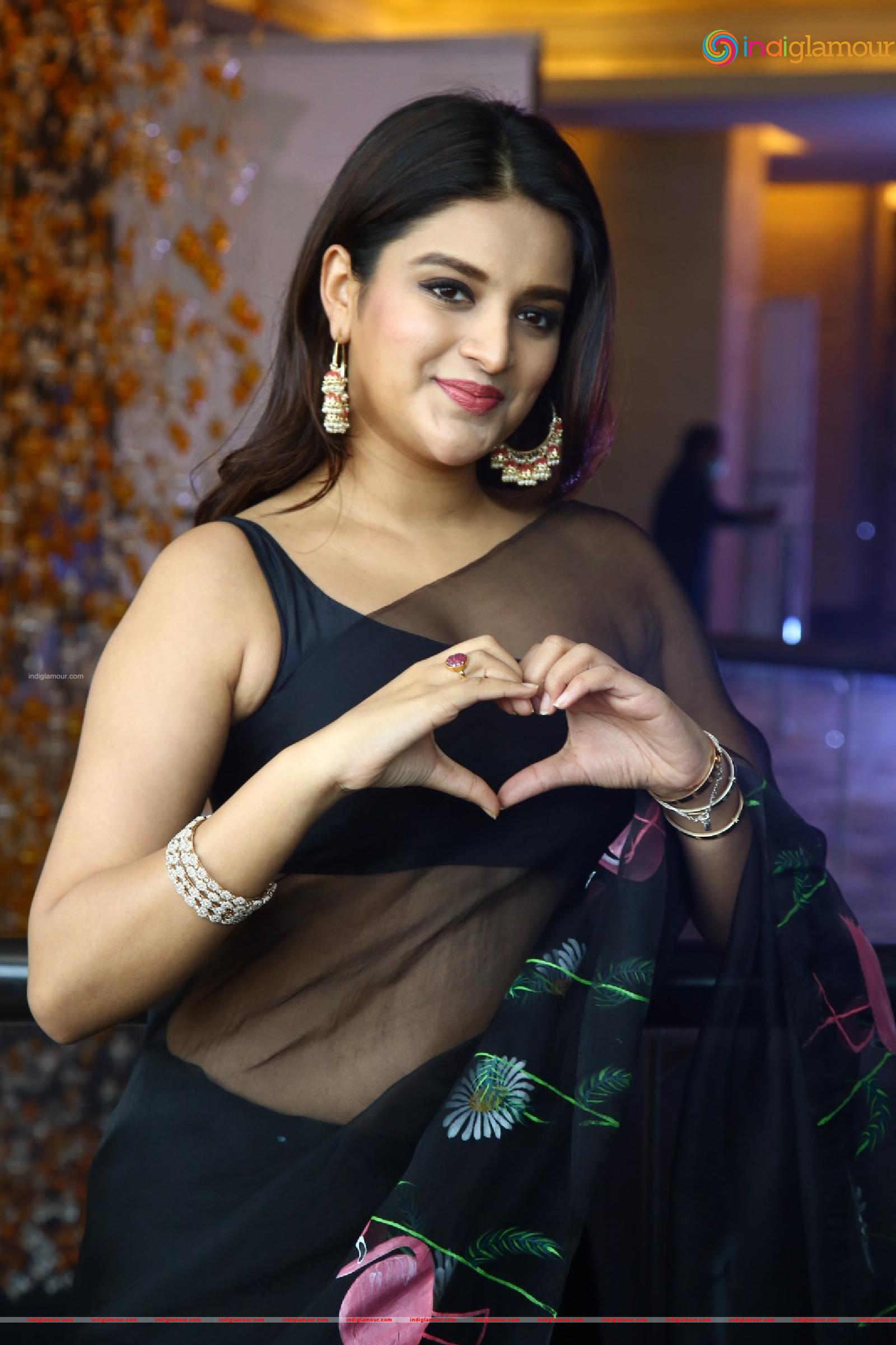 Nidhhi Agerwal Actress hd photo
