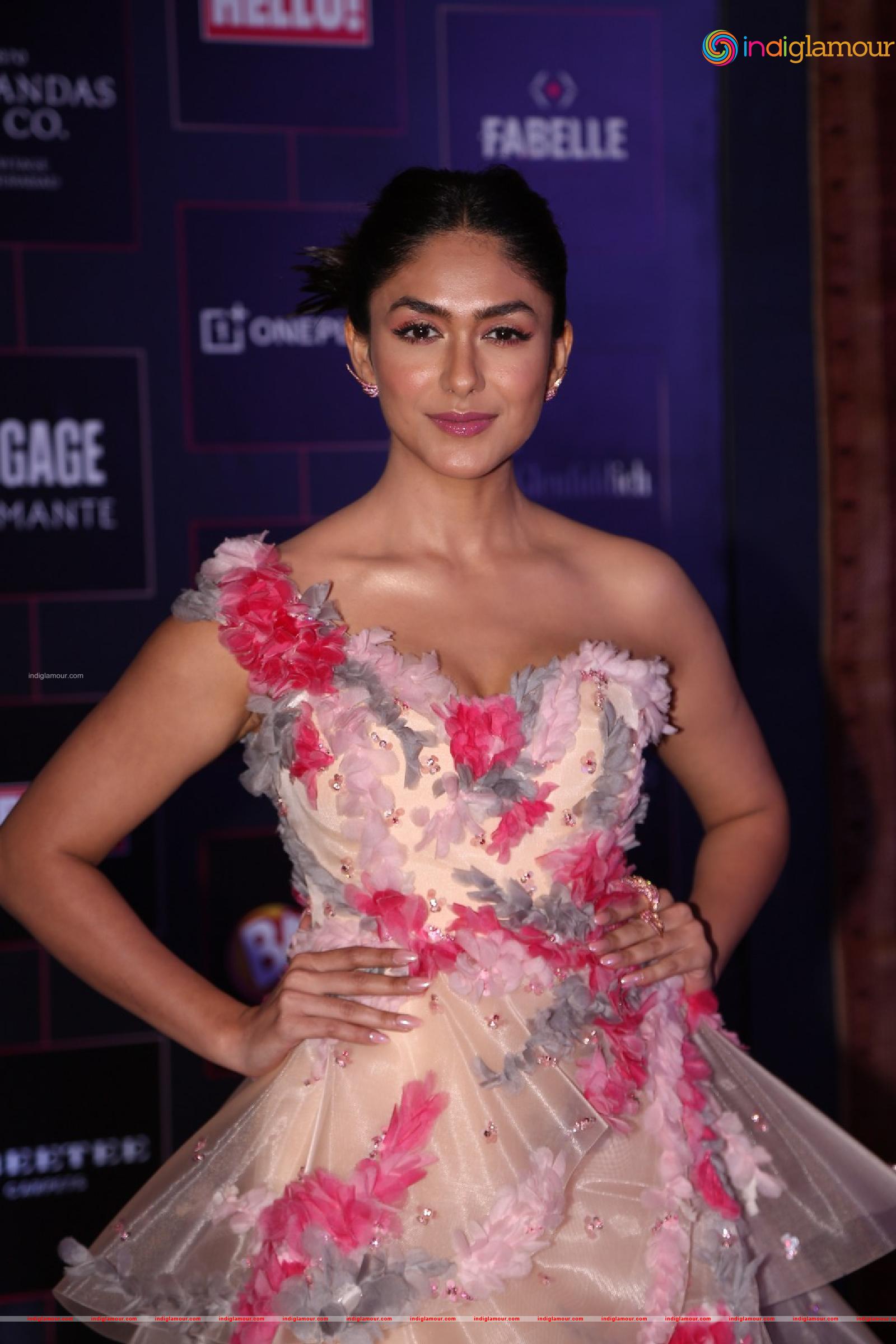 Mrunal Thakur photos