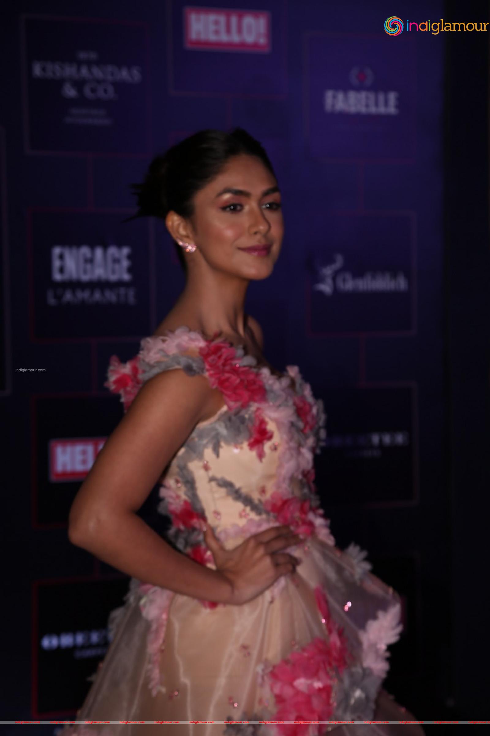 Mrunal Thakur Actress hd photo