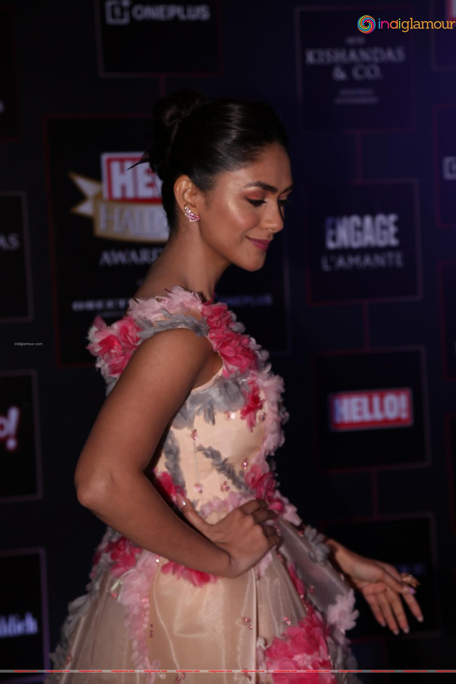 Mrunal Thakur Actress hd photo