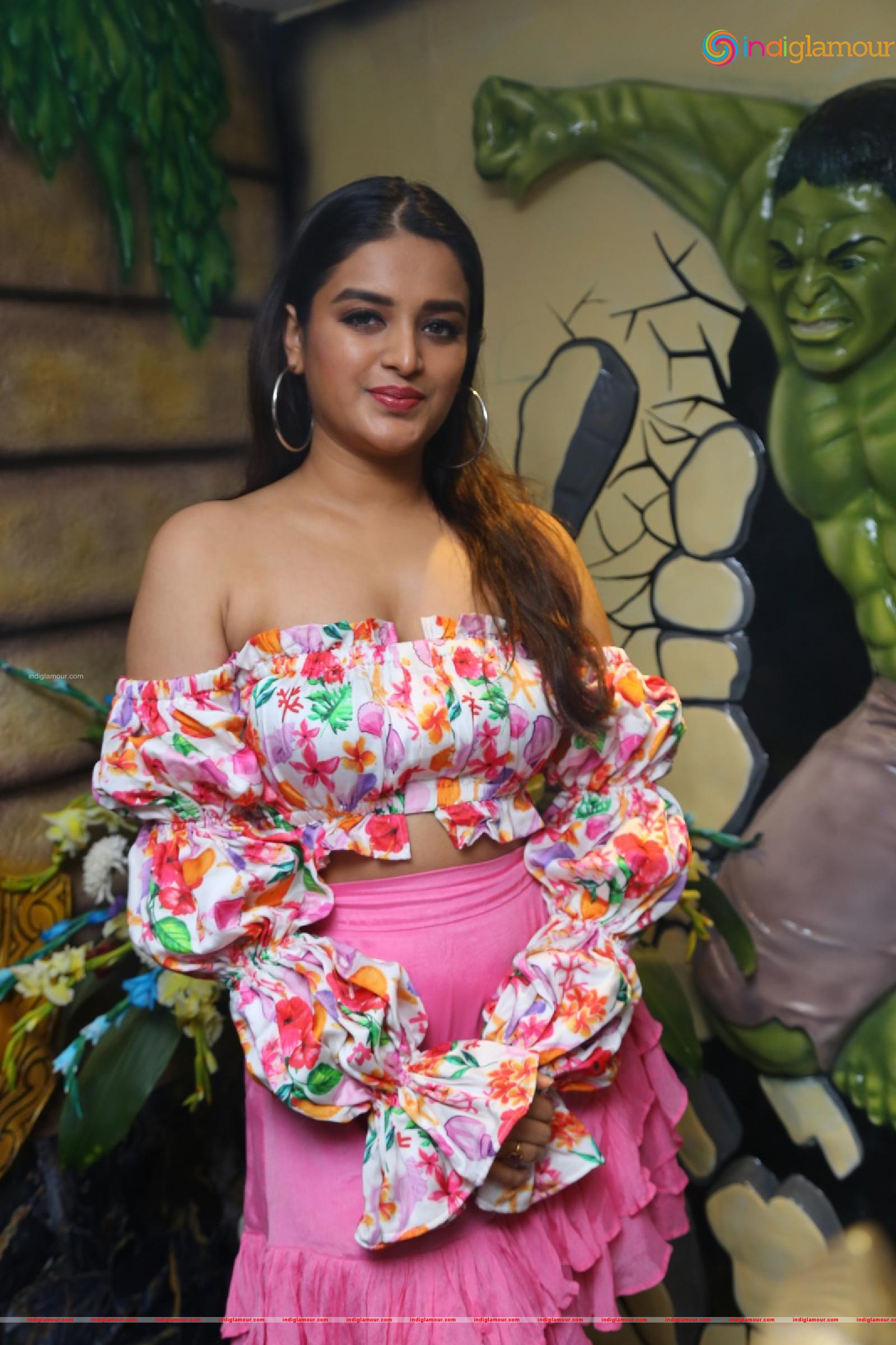 Nidhi Agarwal Actress hd photo