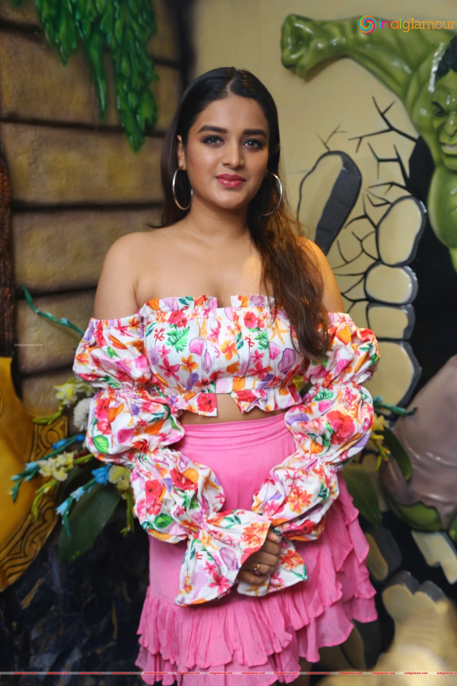 Nidhi Agarwal Actress hd photo