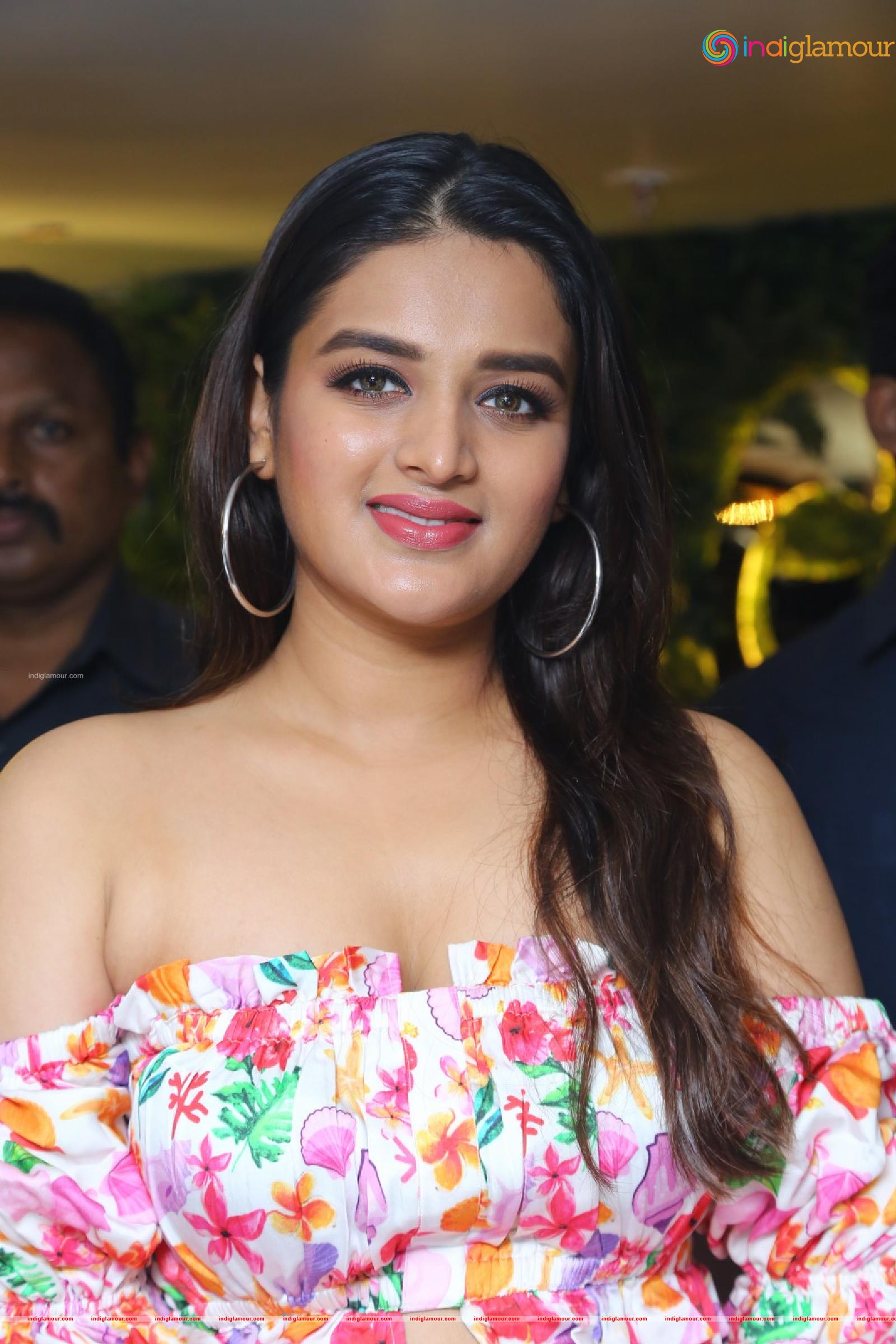 Nidhi Agarwal Actress hd photo