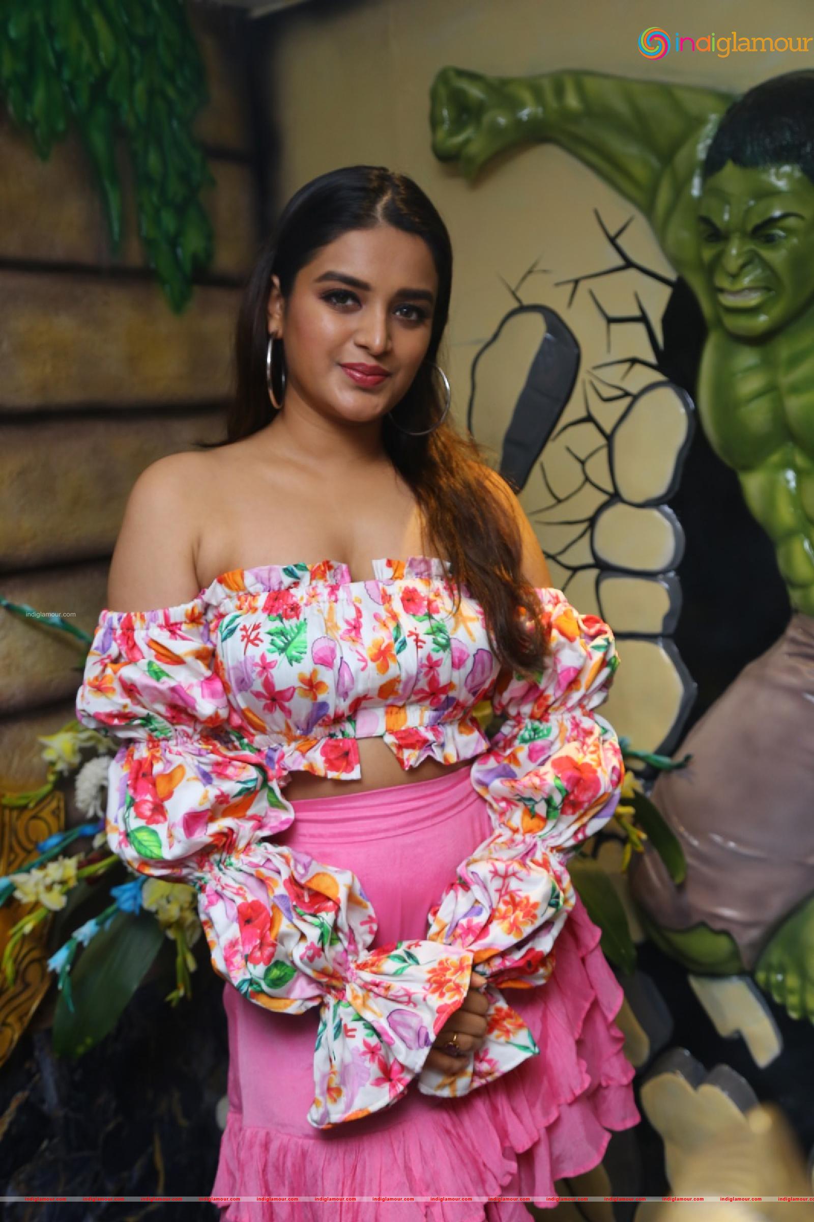 Nidhi Agarwal Actress hd photo