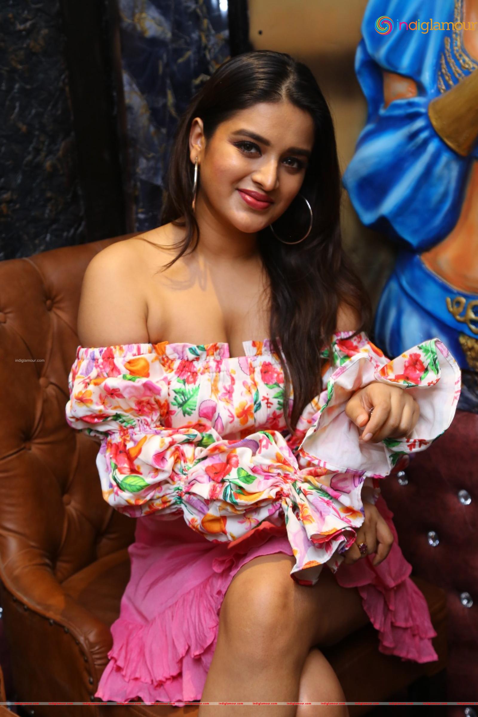 Nidhi Agarwal Actress hd photo