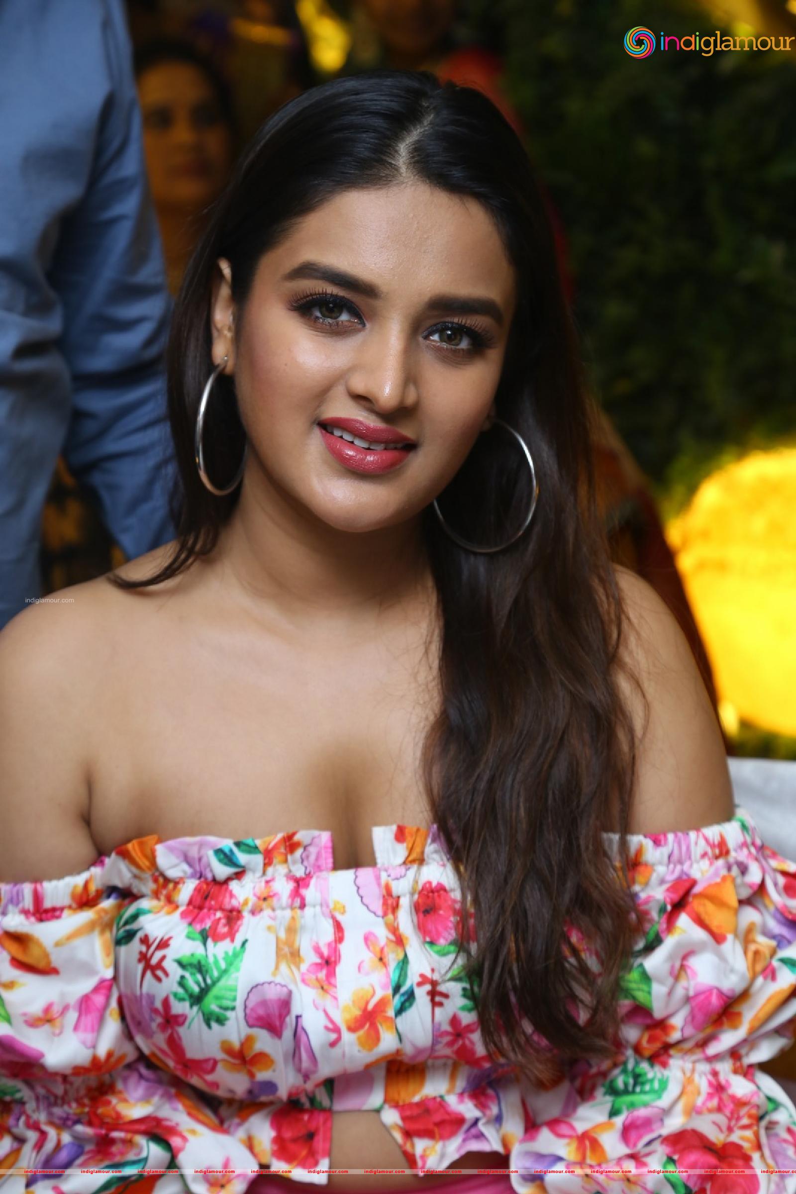 Nidhi Agarwal Actress hd photo