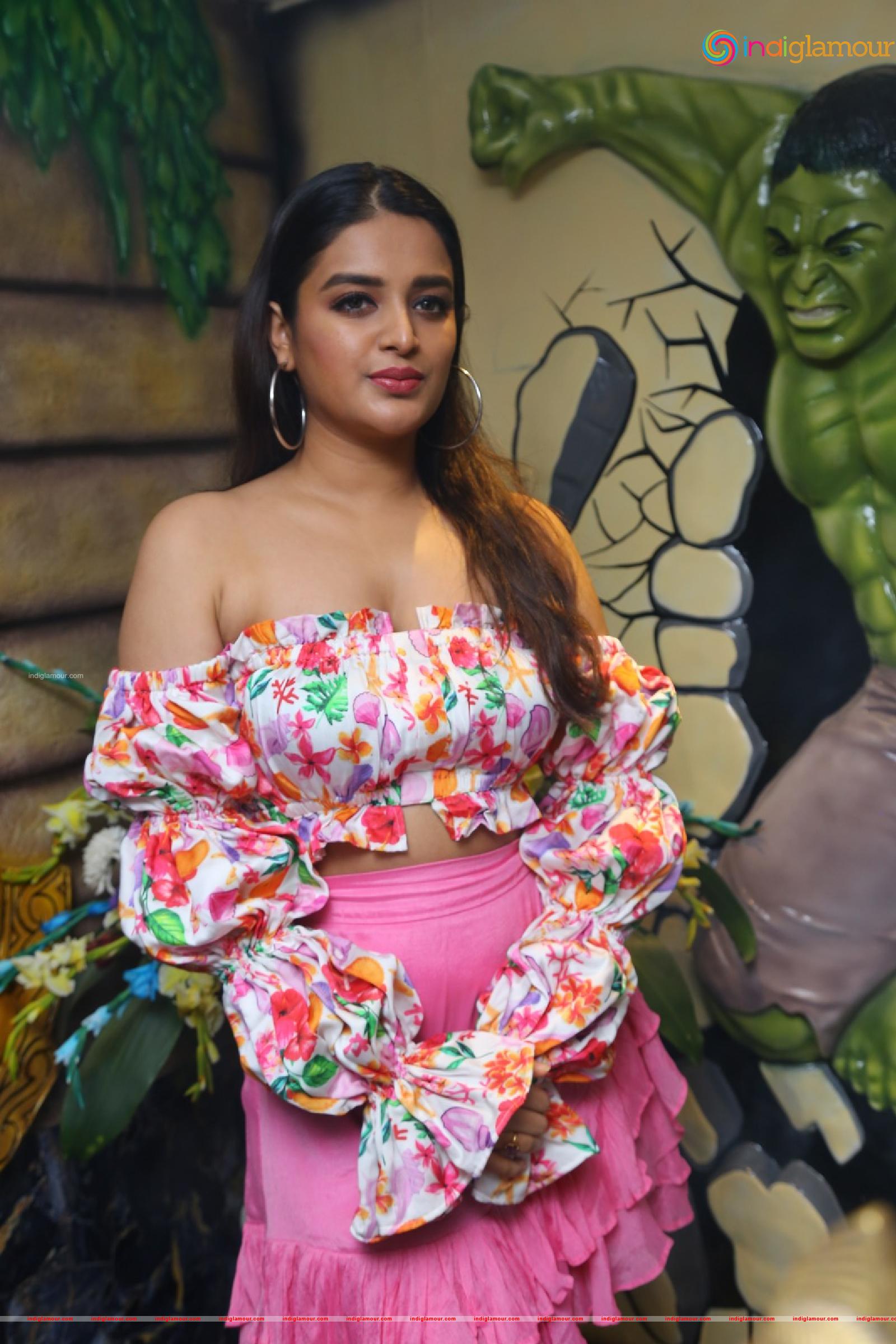Nidhi Agarwal Actress hd photo