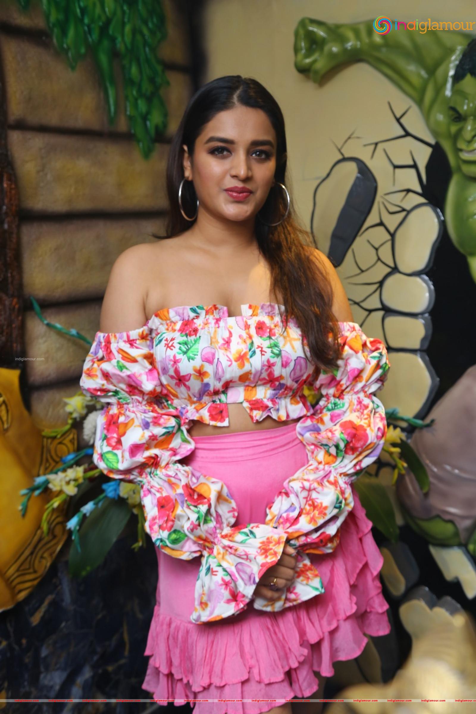 Nidhi Agarwal Actress hd photo