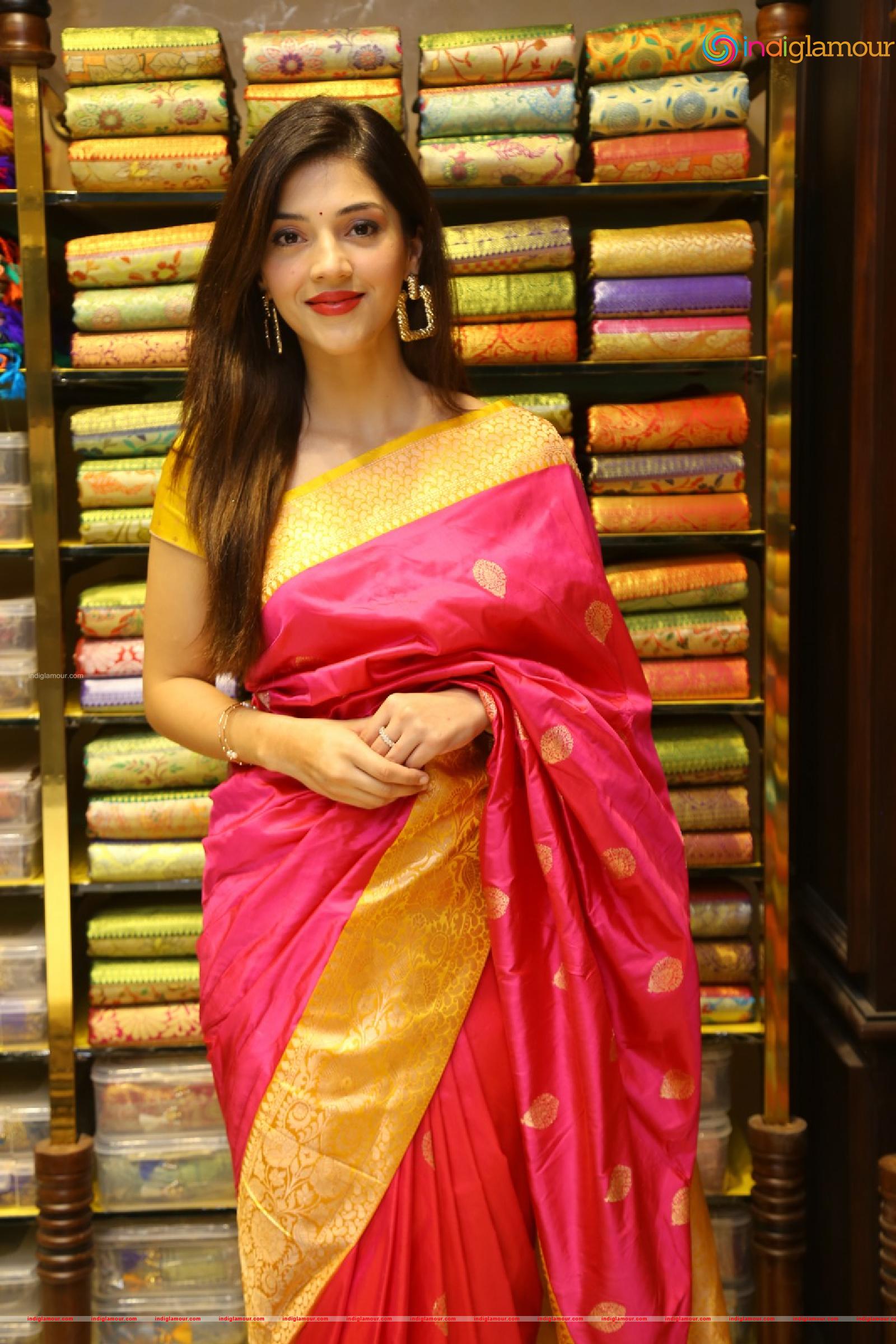 Mehreen Pirzada Actress hd photo