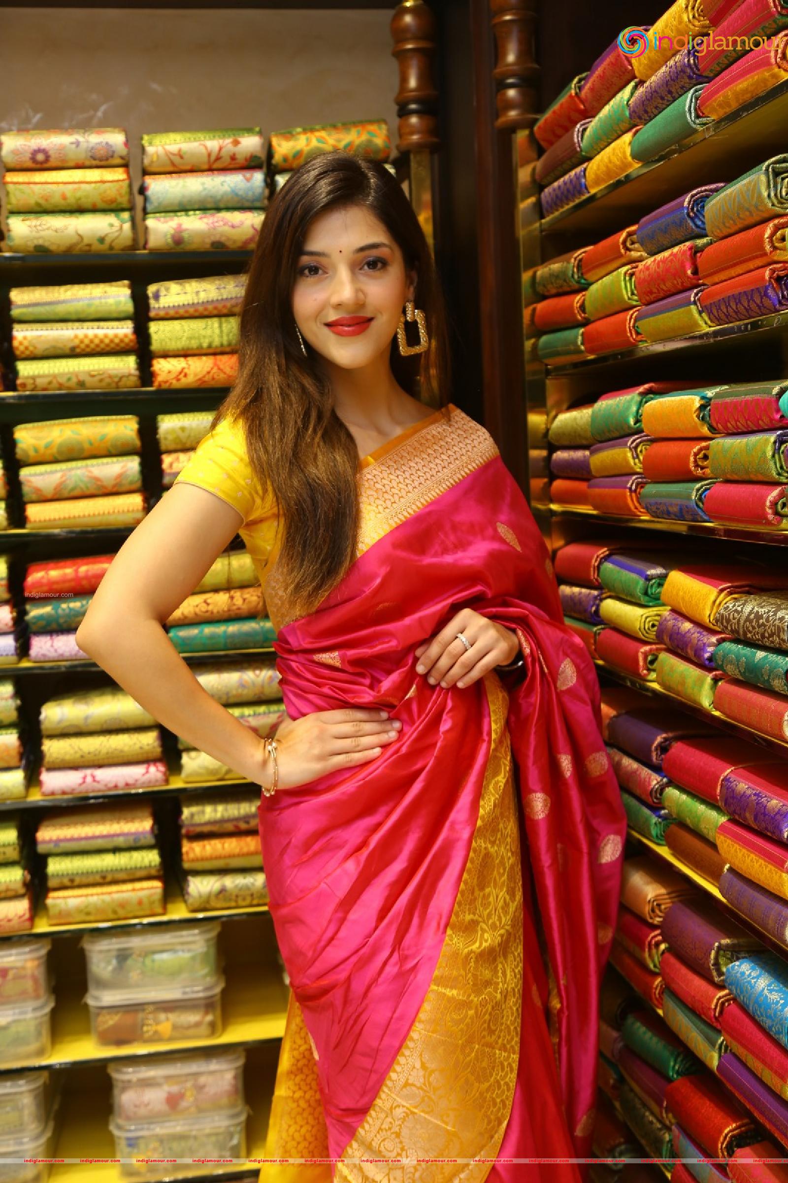 Mehreen Pirzada Actress hd photo