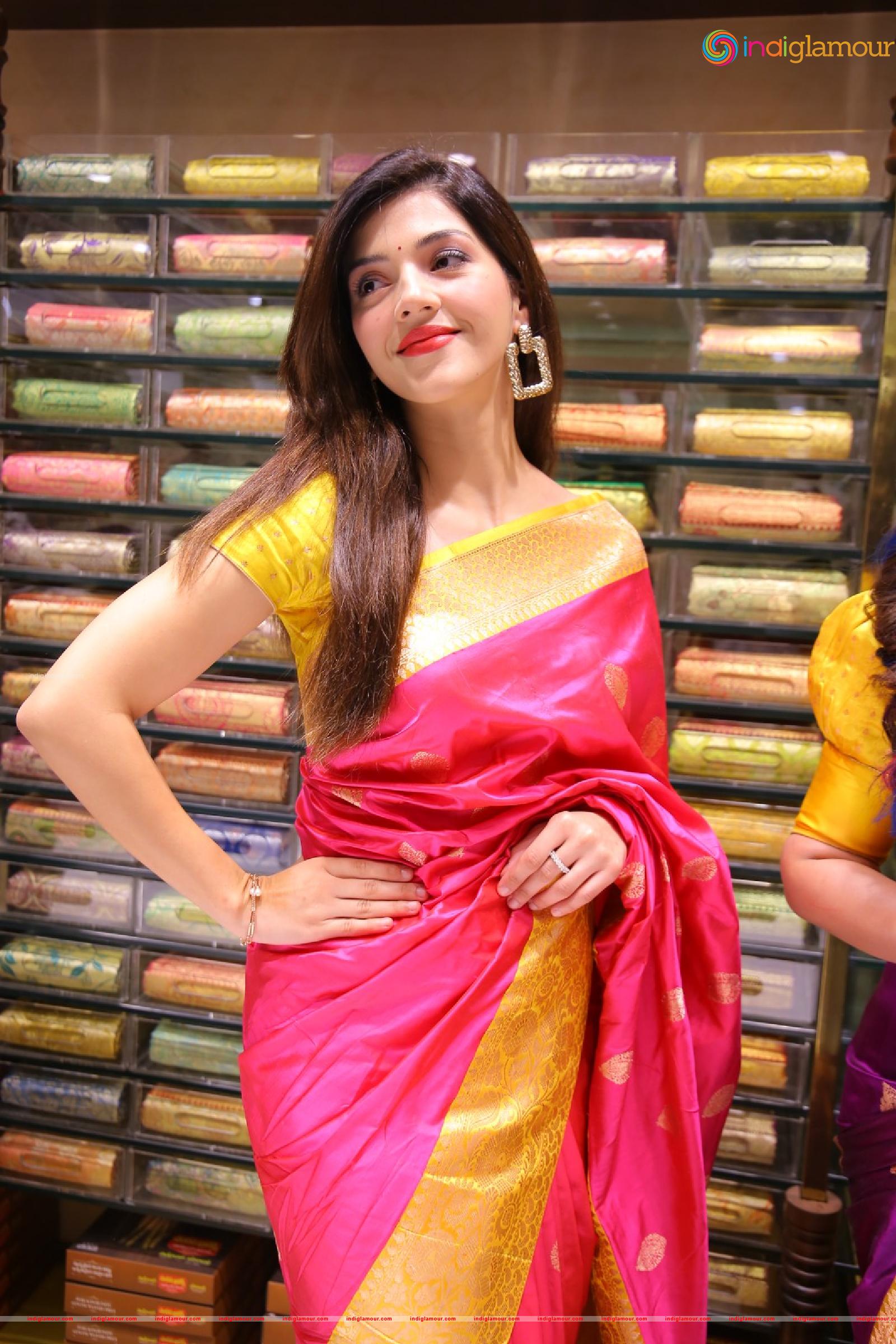 Mehreen Pirzada Actress hd photo