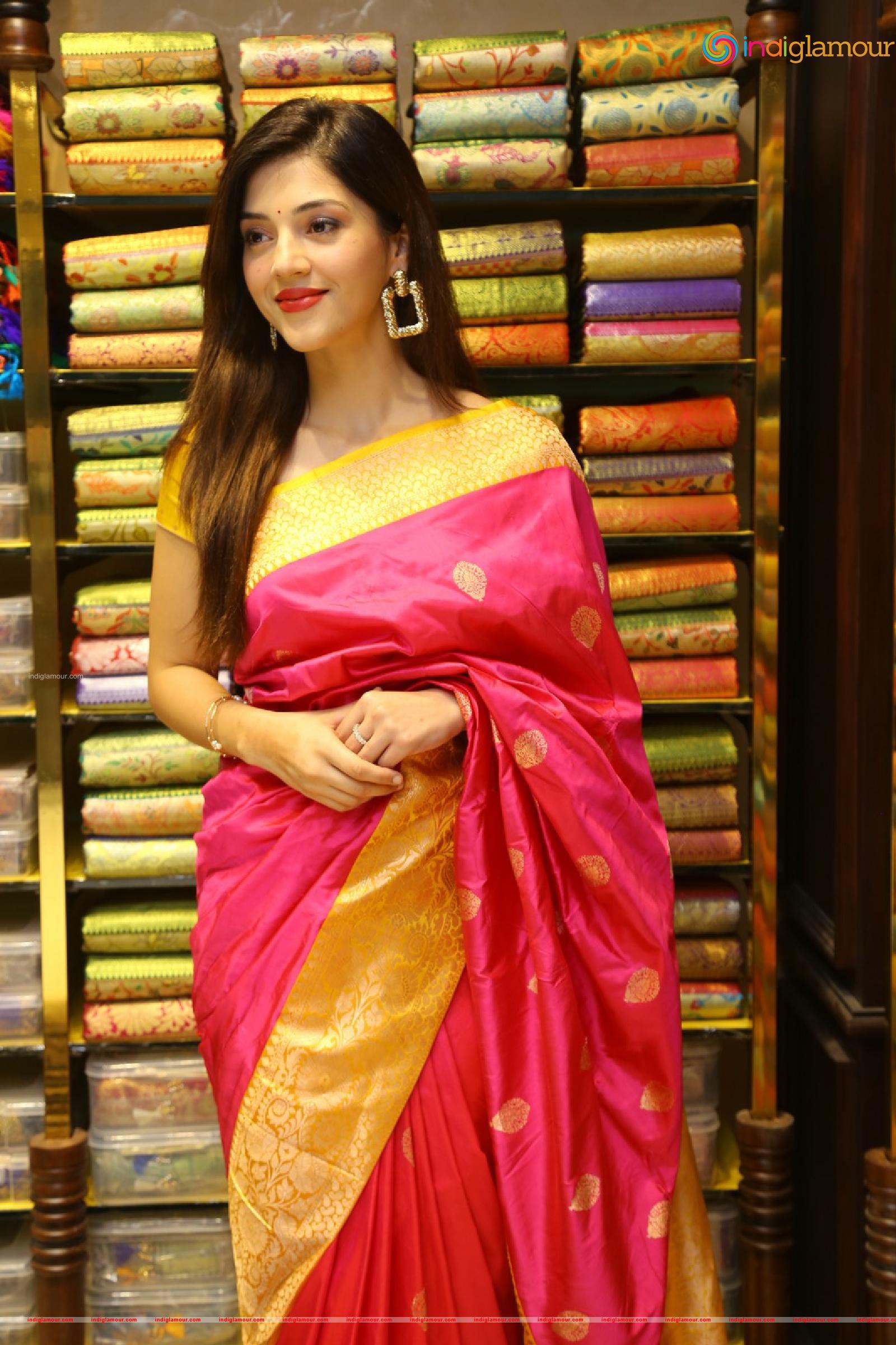 Mehreen Pirzada Actress hd photo