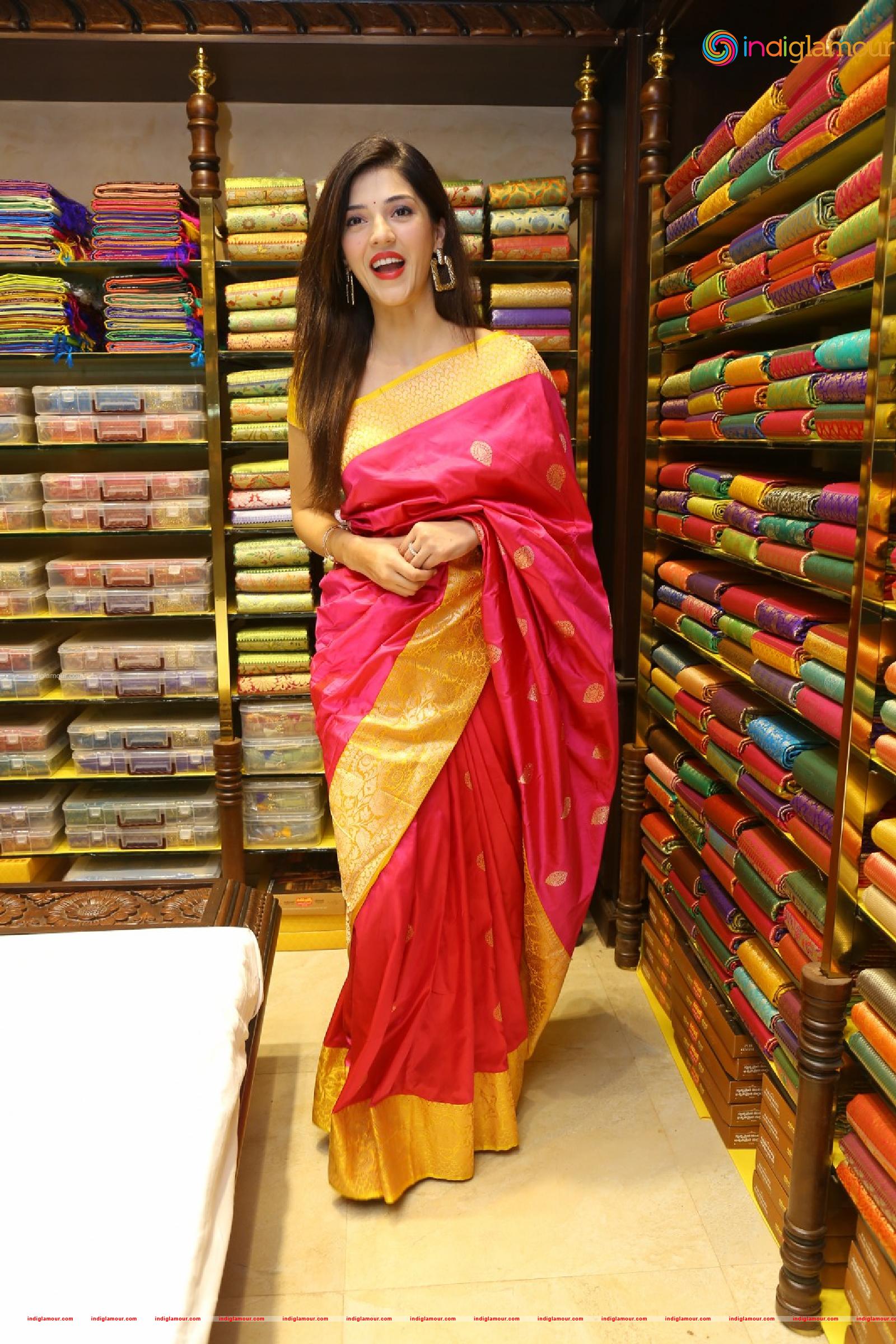 Mehreen Pirzada Actress hd photo