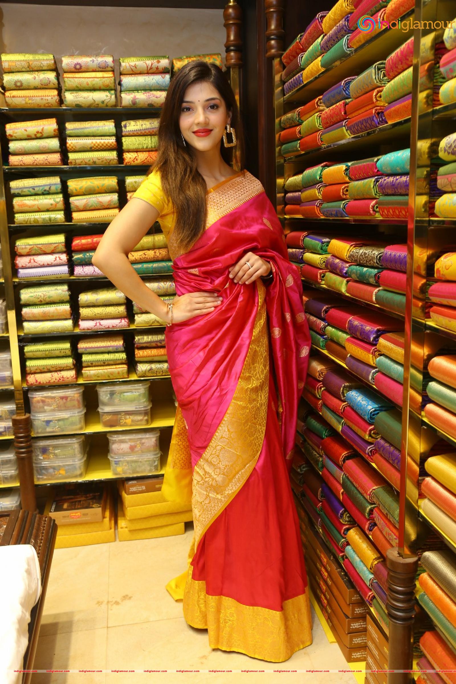 Mehreen Pirzada Actress hd photo