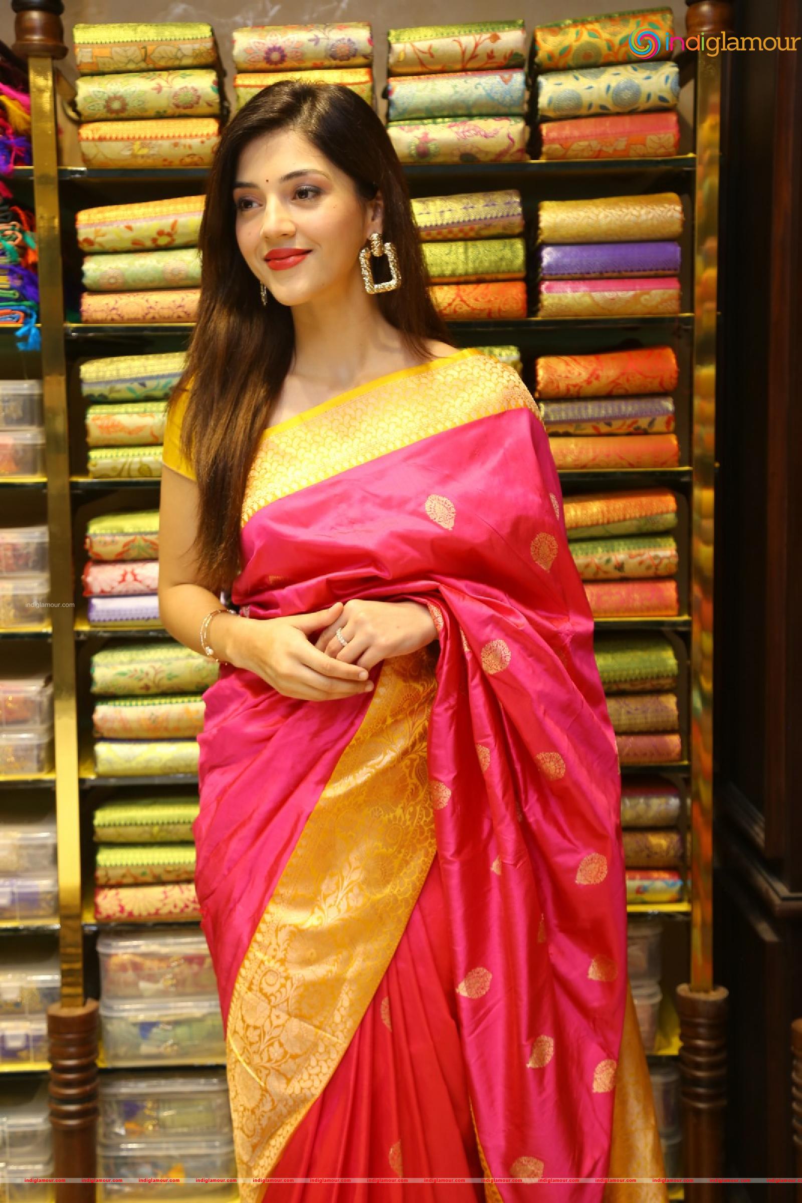 Mehreen Pirzada Actress hd photo