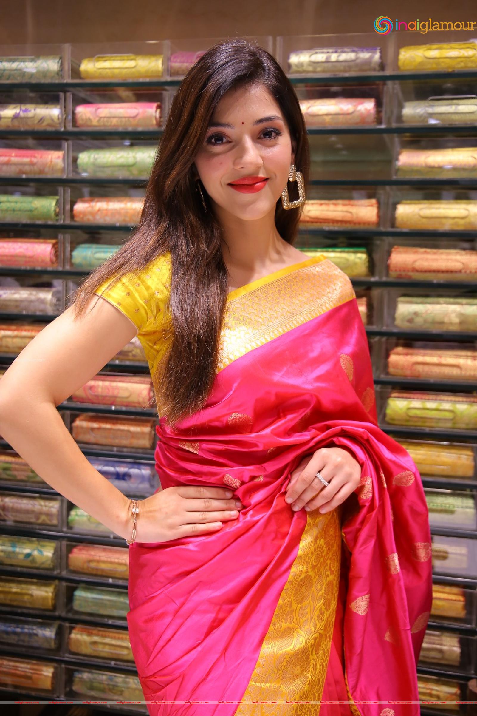 Mehreen Pirzada Actress hd photo