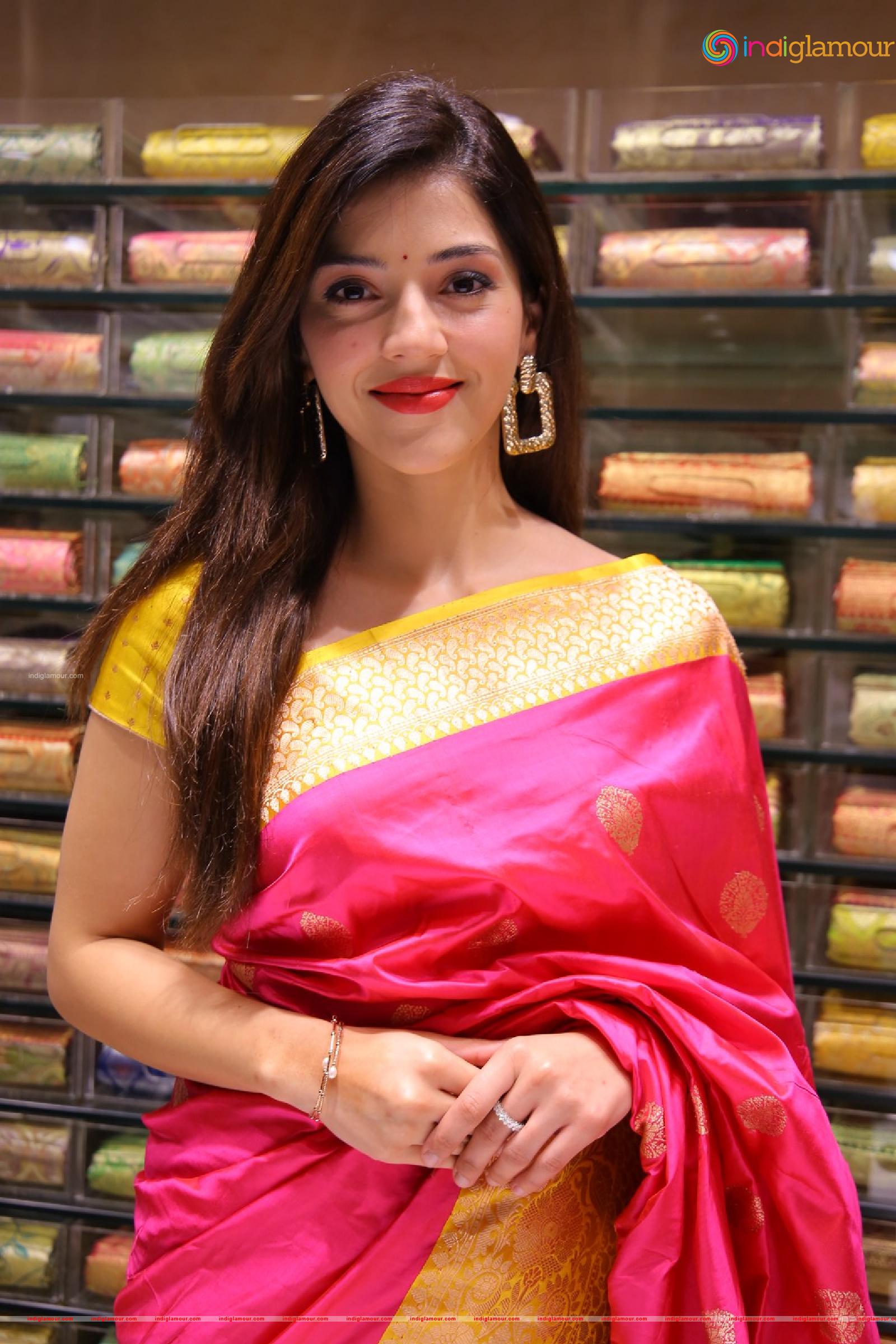 Mehreen Pirzada Actress hd photo