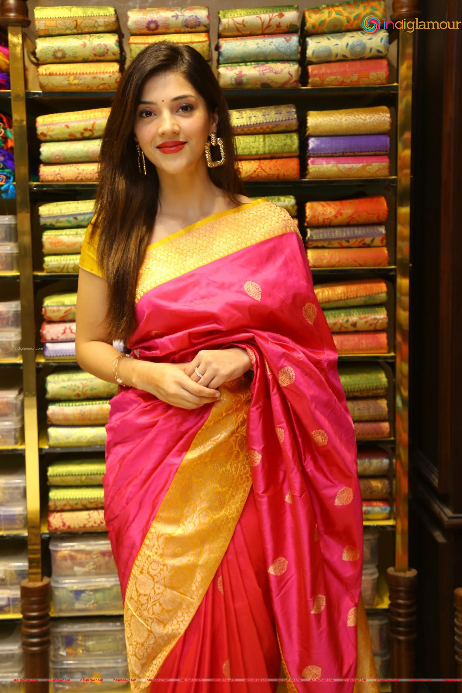Mehreen Pirzada Actress hd photo