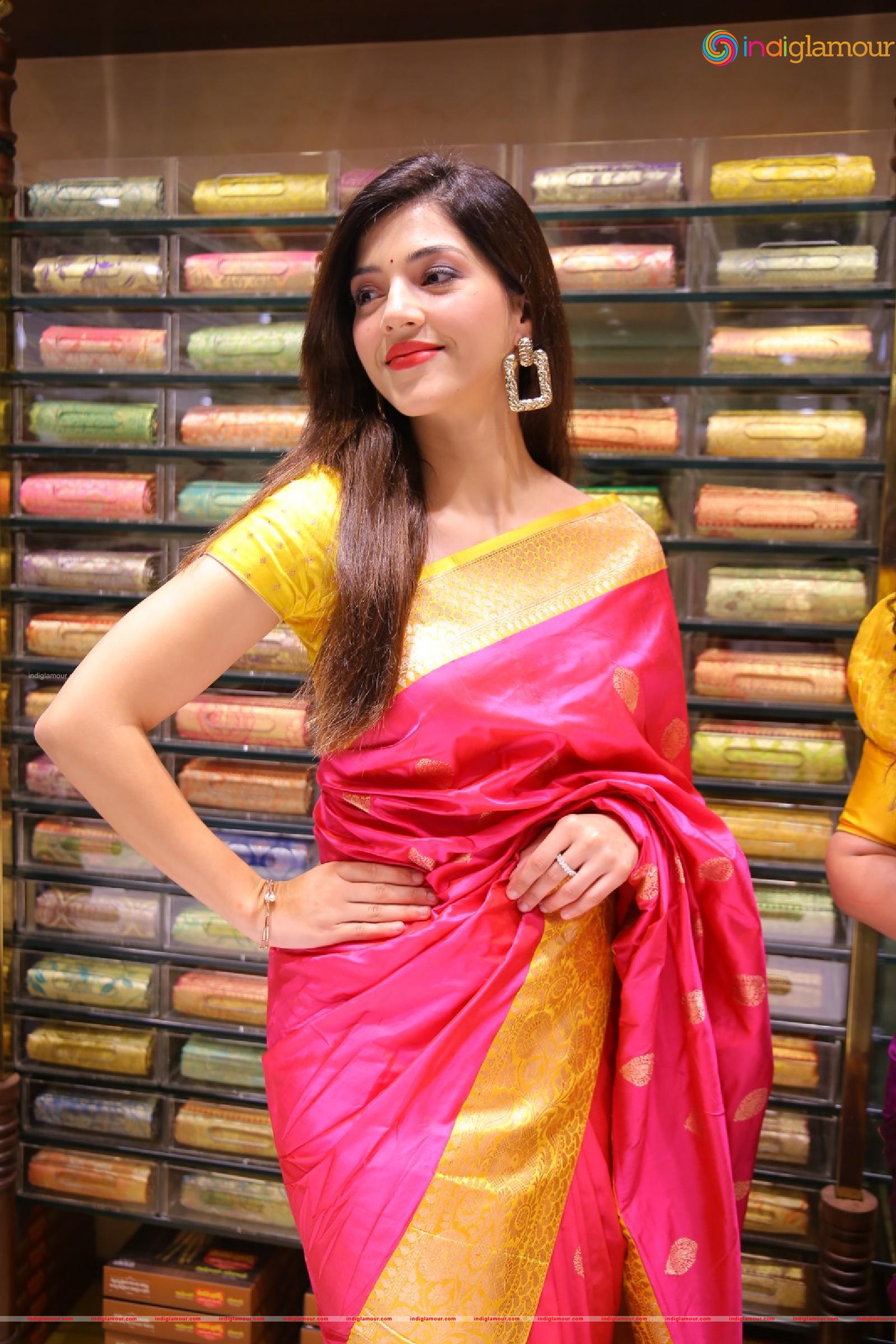 Mehreen Pirzada Actress hd photo