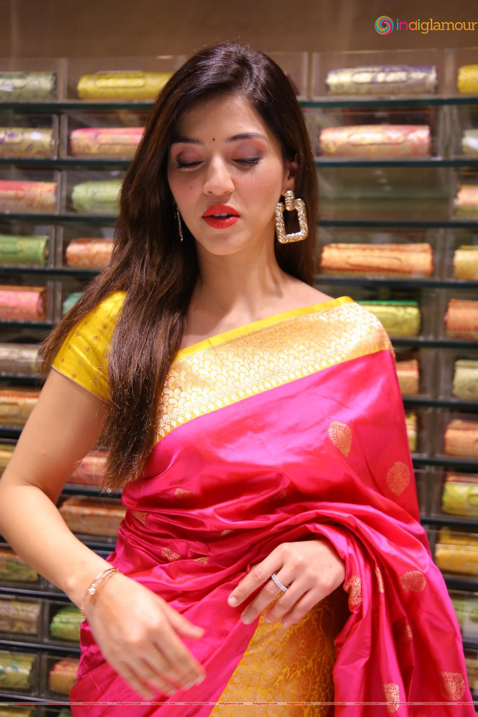 Mehreen Pirzada Actress hd photo