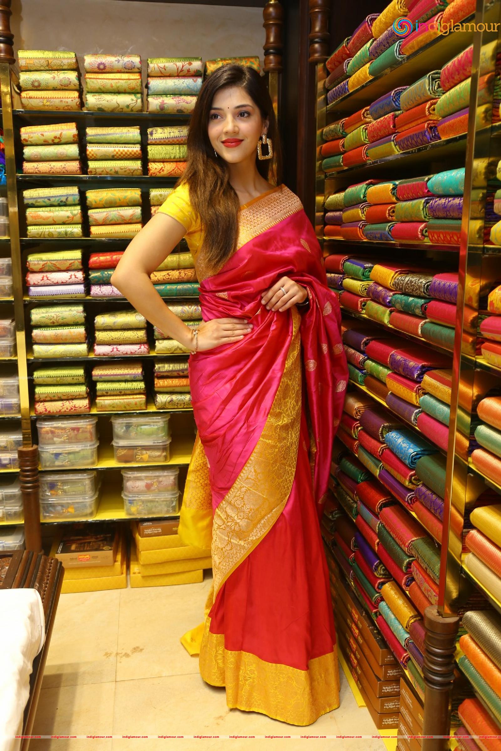 Mehreen Pirzada Actress hd photo