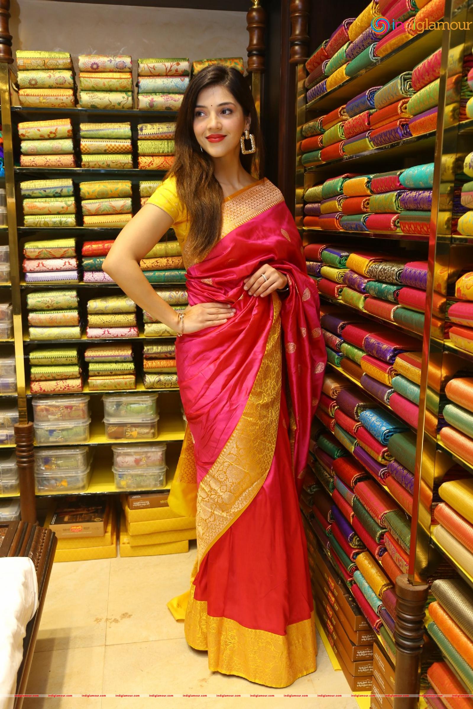 Mehreen Pirzada Actress hd photo