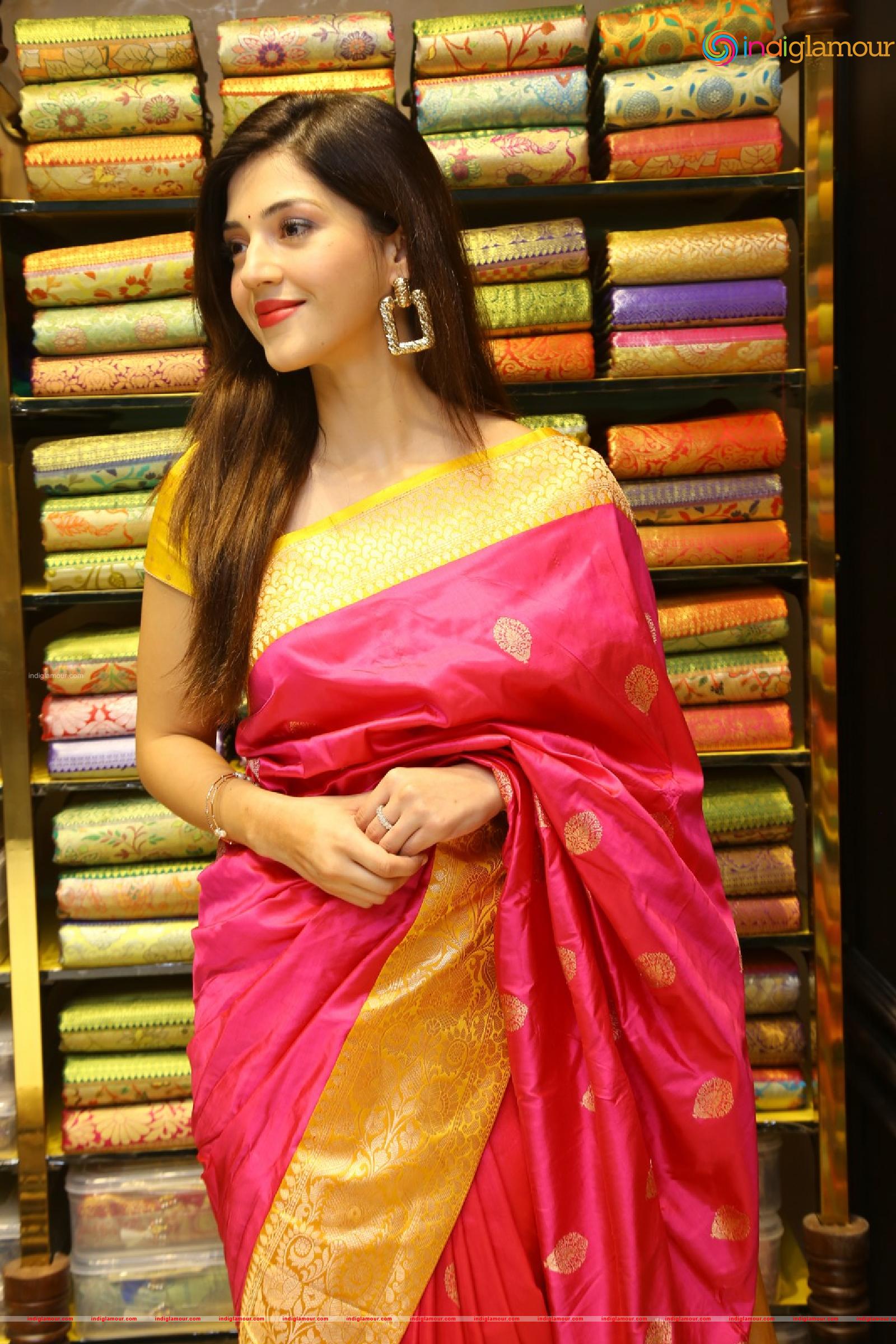 Mehreen Pirzada Actress hd photo