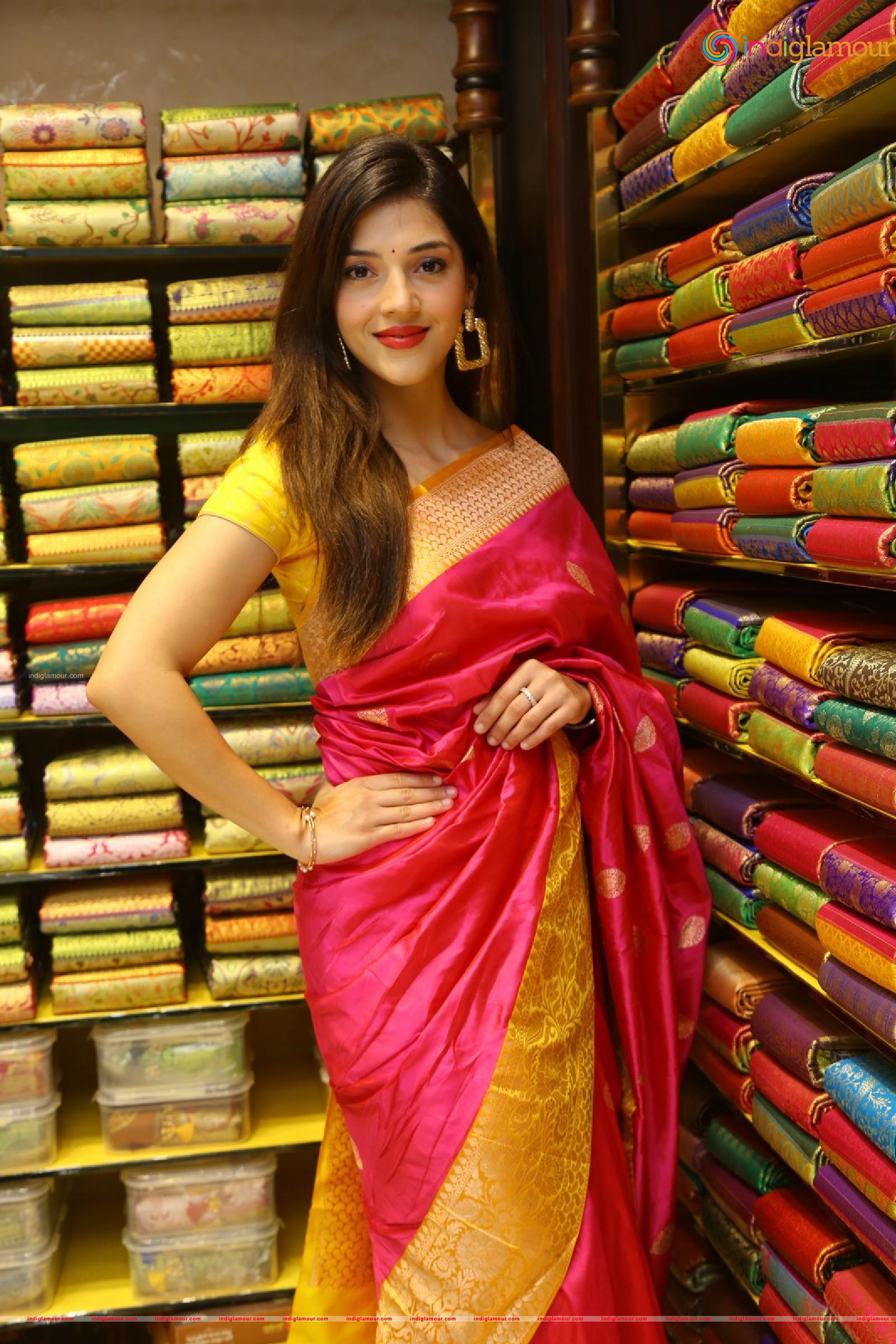 Mehreen Pirzada Actress hd photo