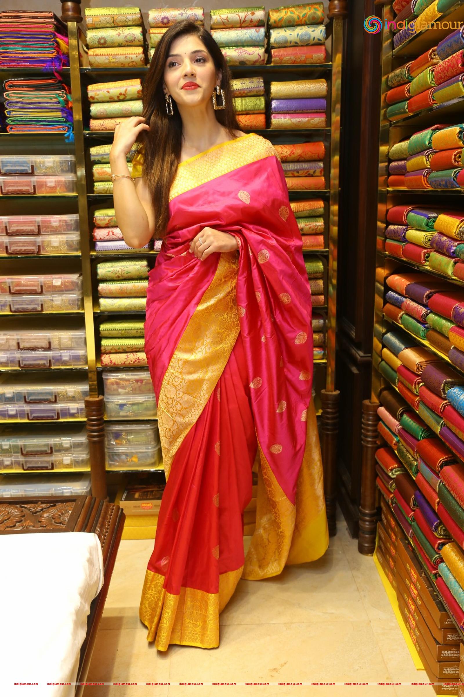 Mehreen Pirzada Actress hd photo