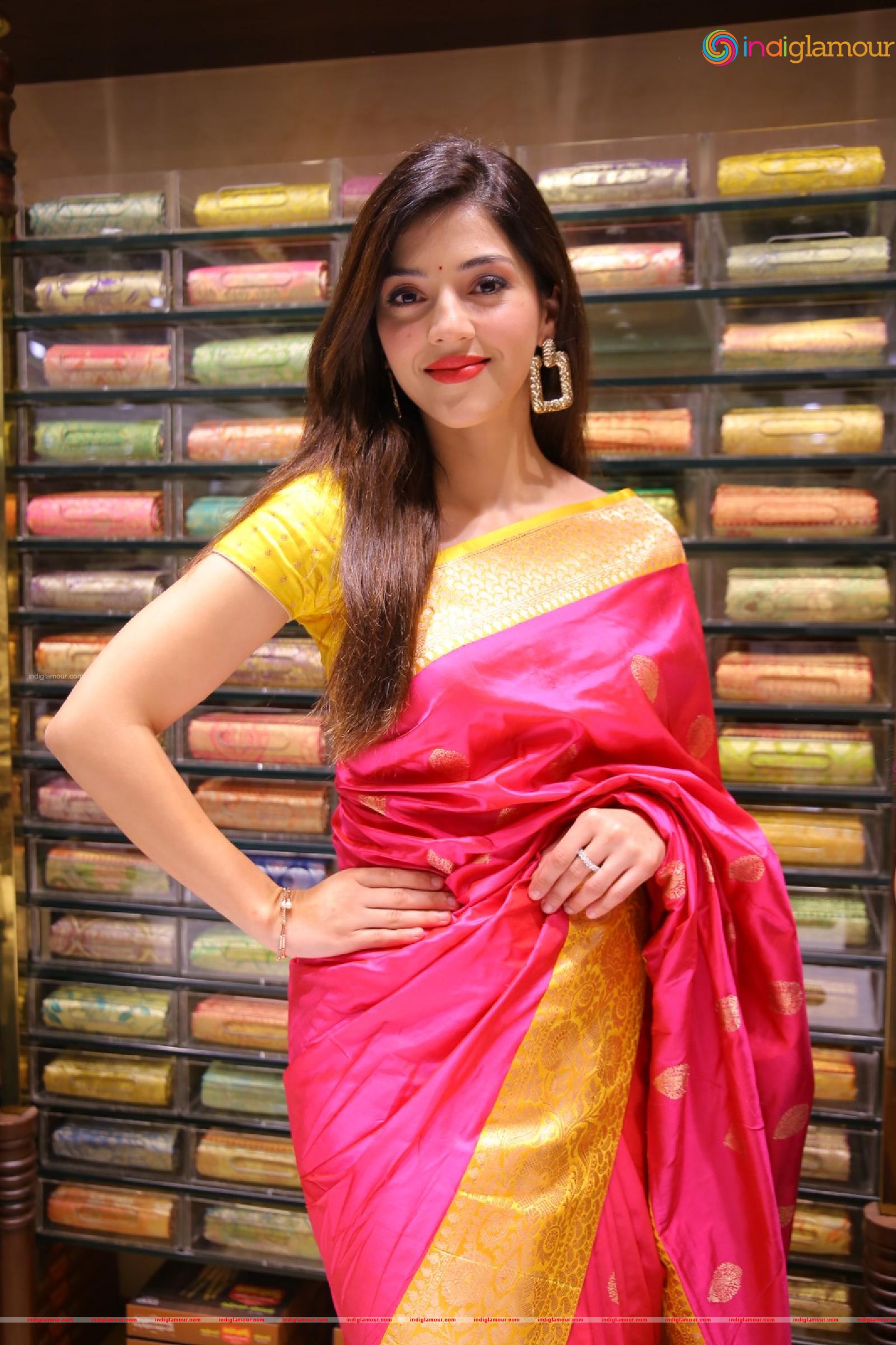 Mehreen Pirzada Actress hd photo