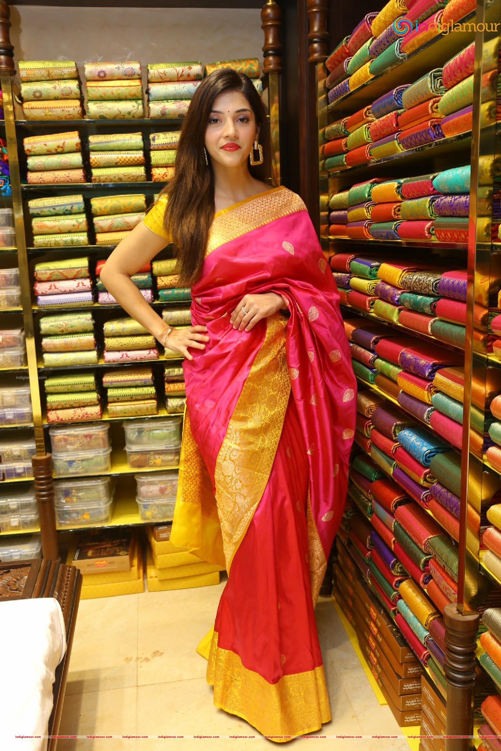 Mehreen Pirzada Actress hd photo