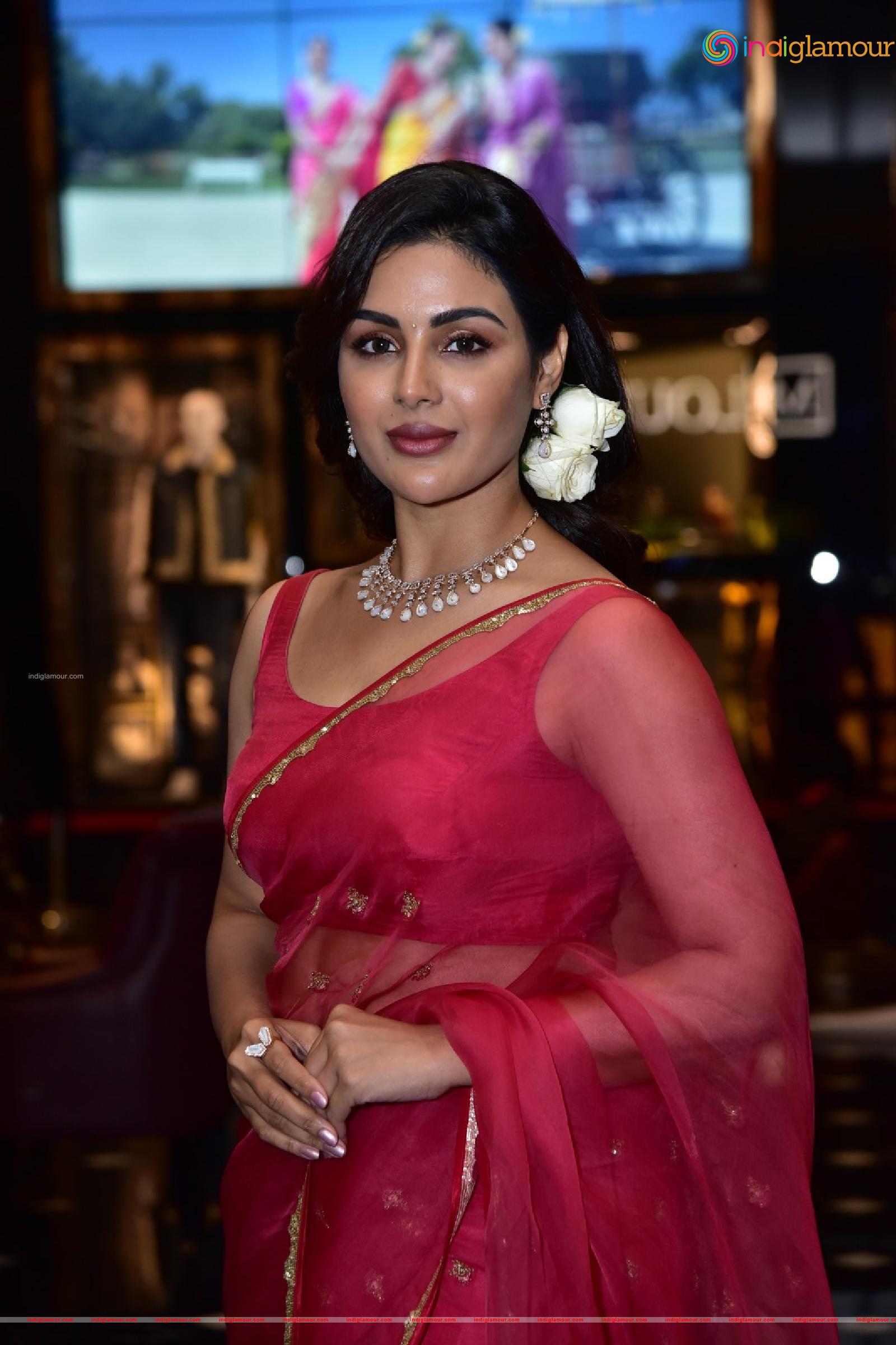 Samyuktha Menon Actress hd photo