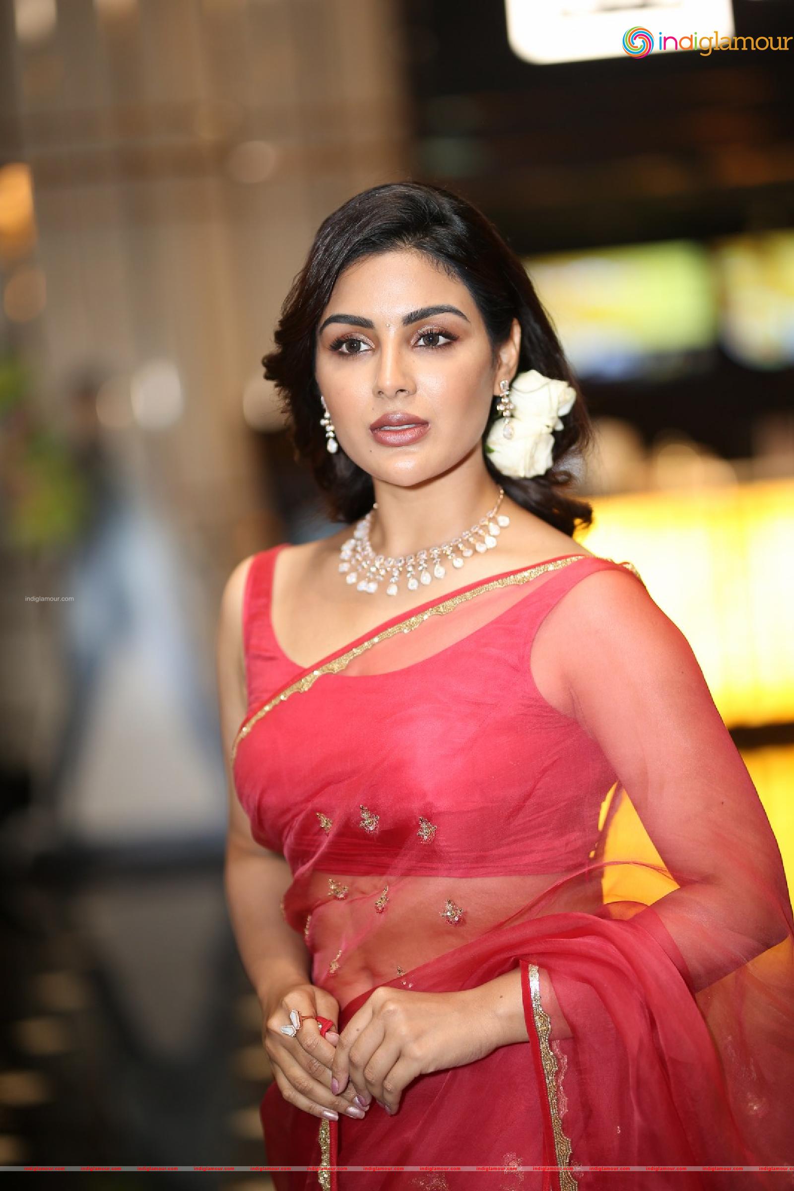Samyuktha Menon Actress hd photo