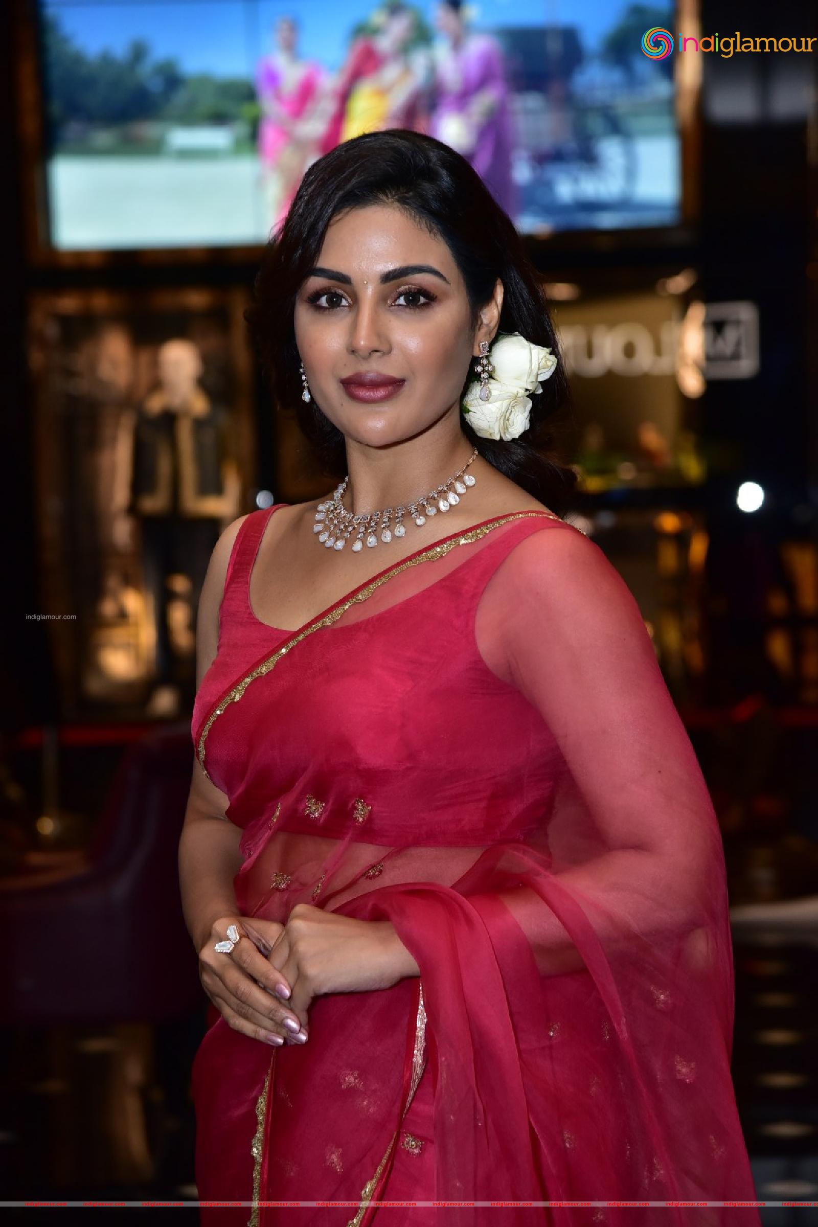 Samyuktha Menon Actress hd photo