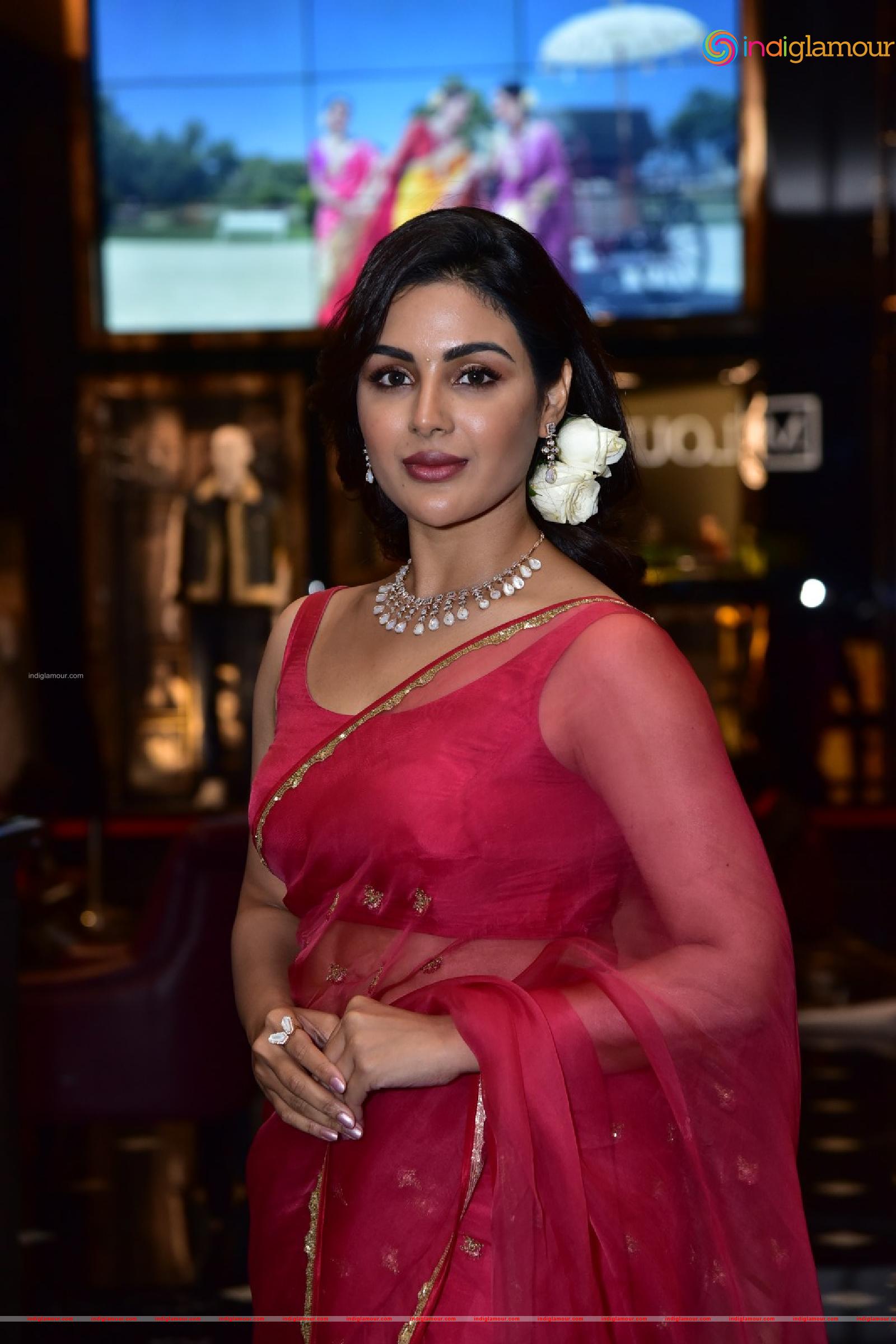 Samyuktha Menon Actress hd photo
