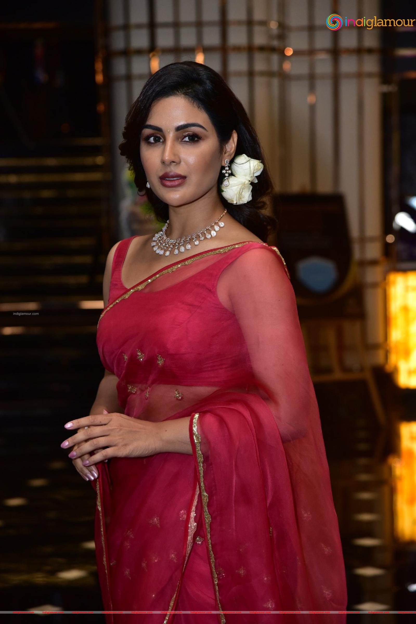 Samyuktha Menon Actress hd photo