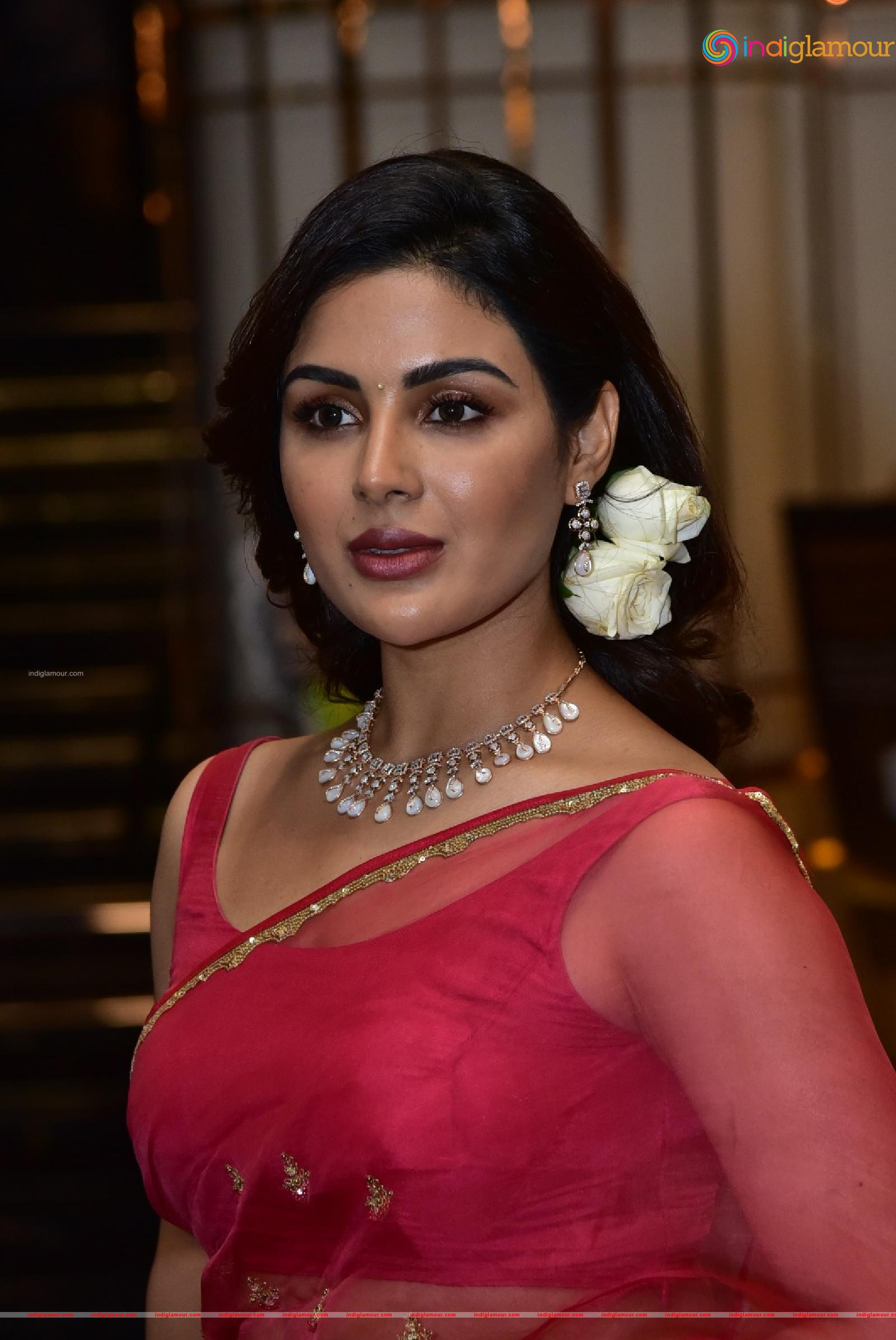 Samyuktha Menon Actress hd photo